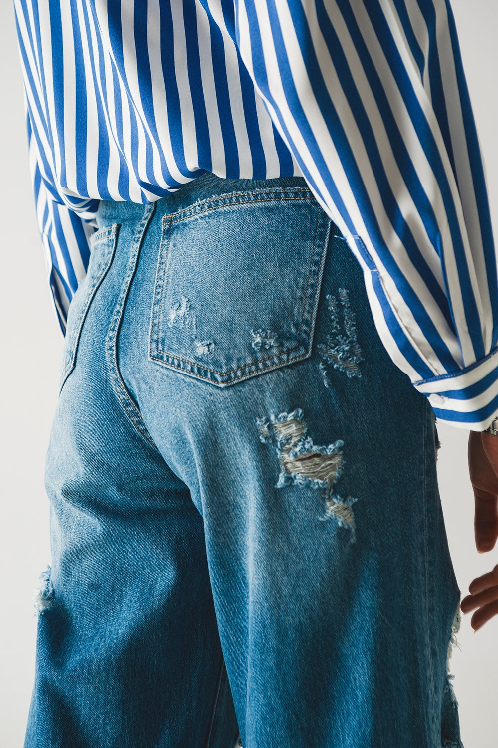 jeans boyfriend destruído azul