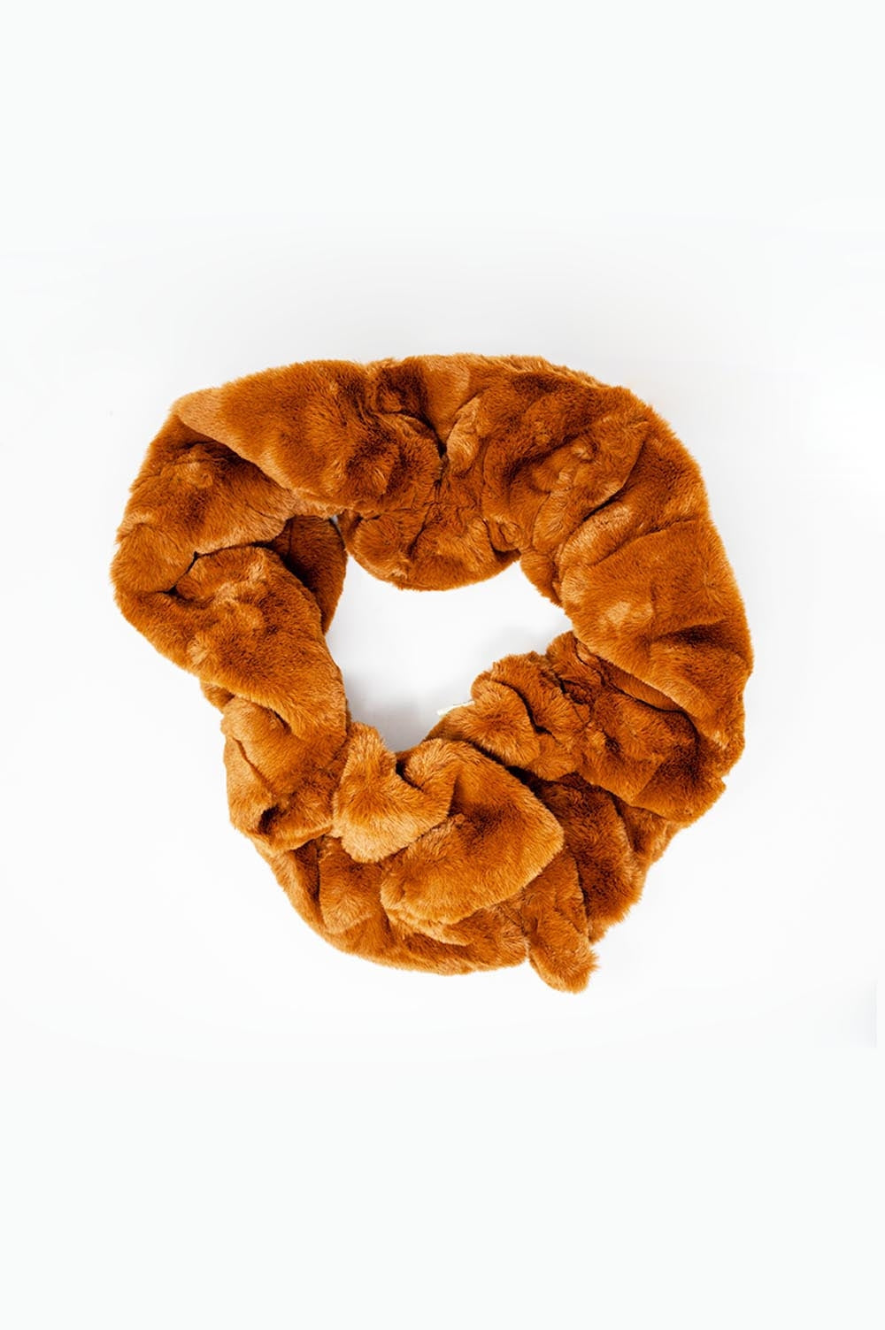 Gola de pele sintética em camelo