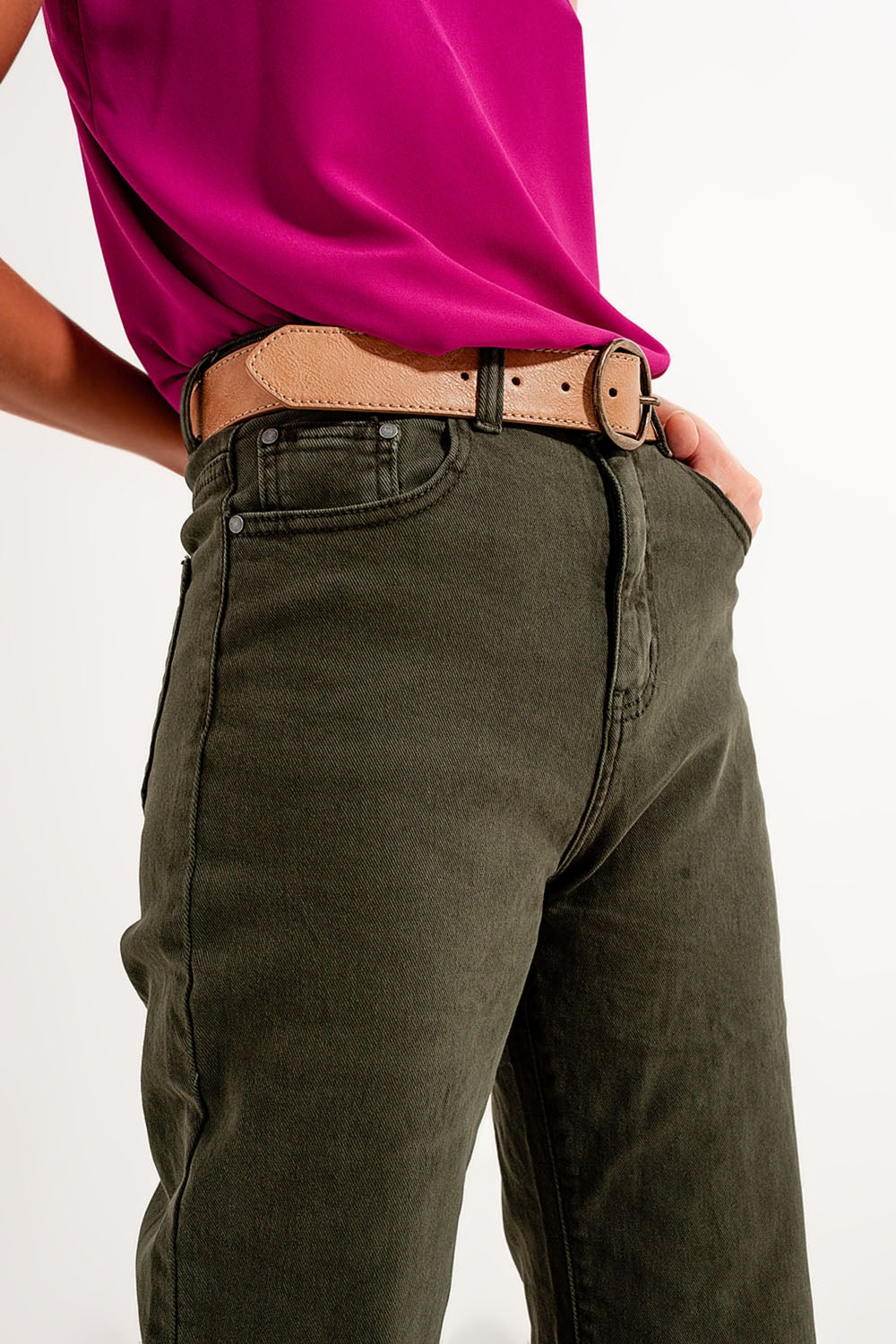 jeans mom de cintura alta e folgada em verde
