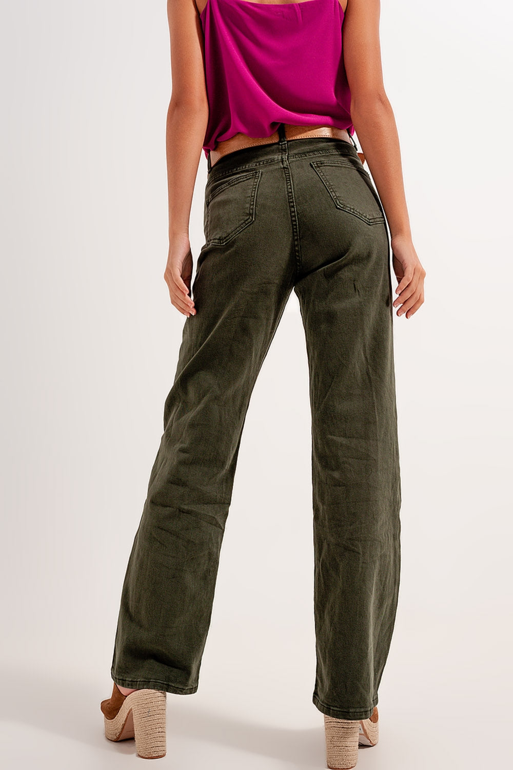 jeans mom de cintura alta e folgada em verde