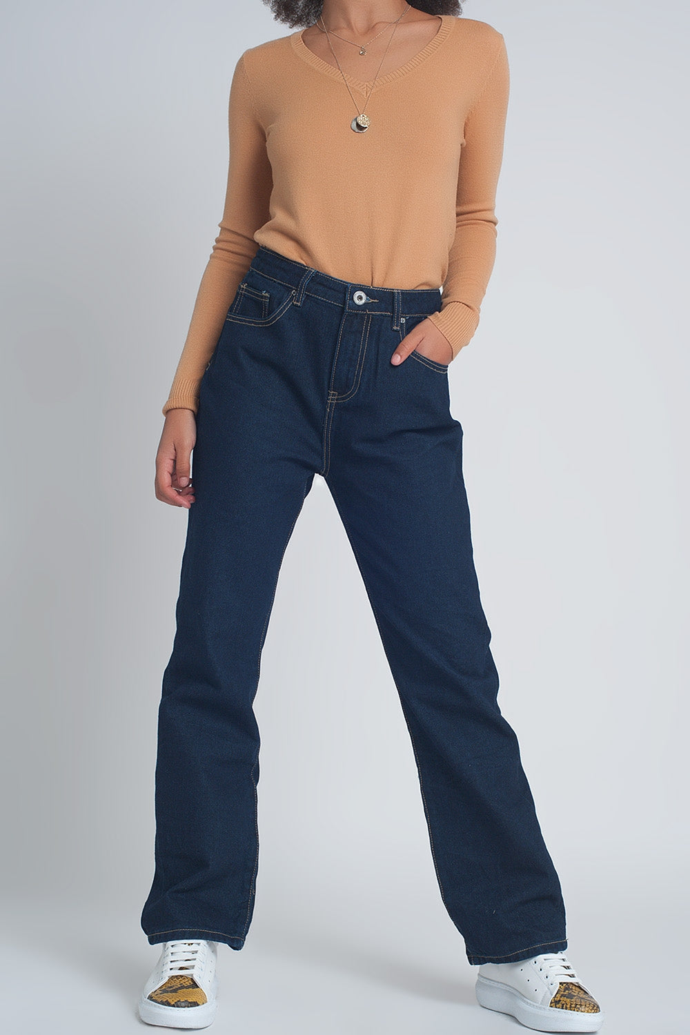 Jeans de cintura alta e corte reto em azul escuro