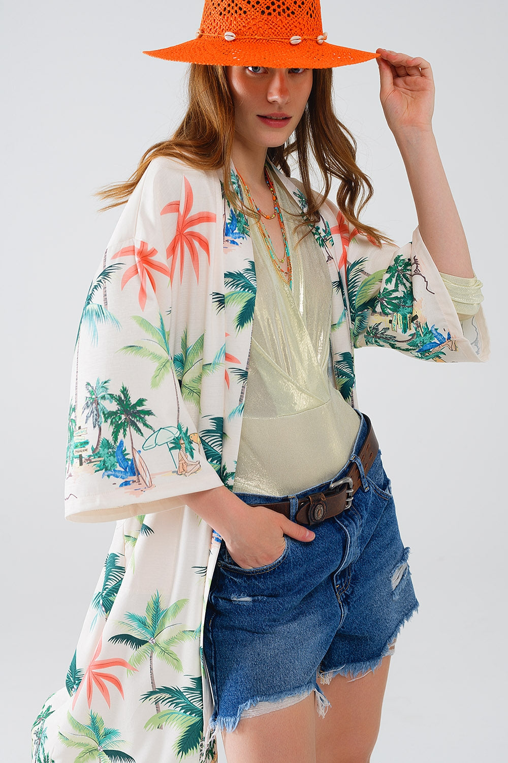 Kimono aberto creme com estampado de praia em comprimento midi
