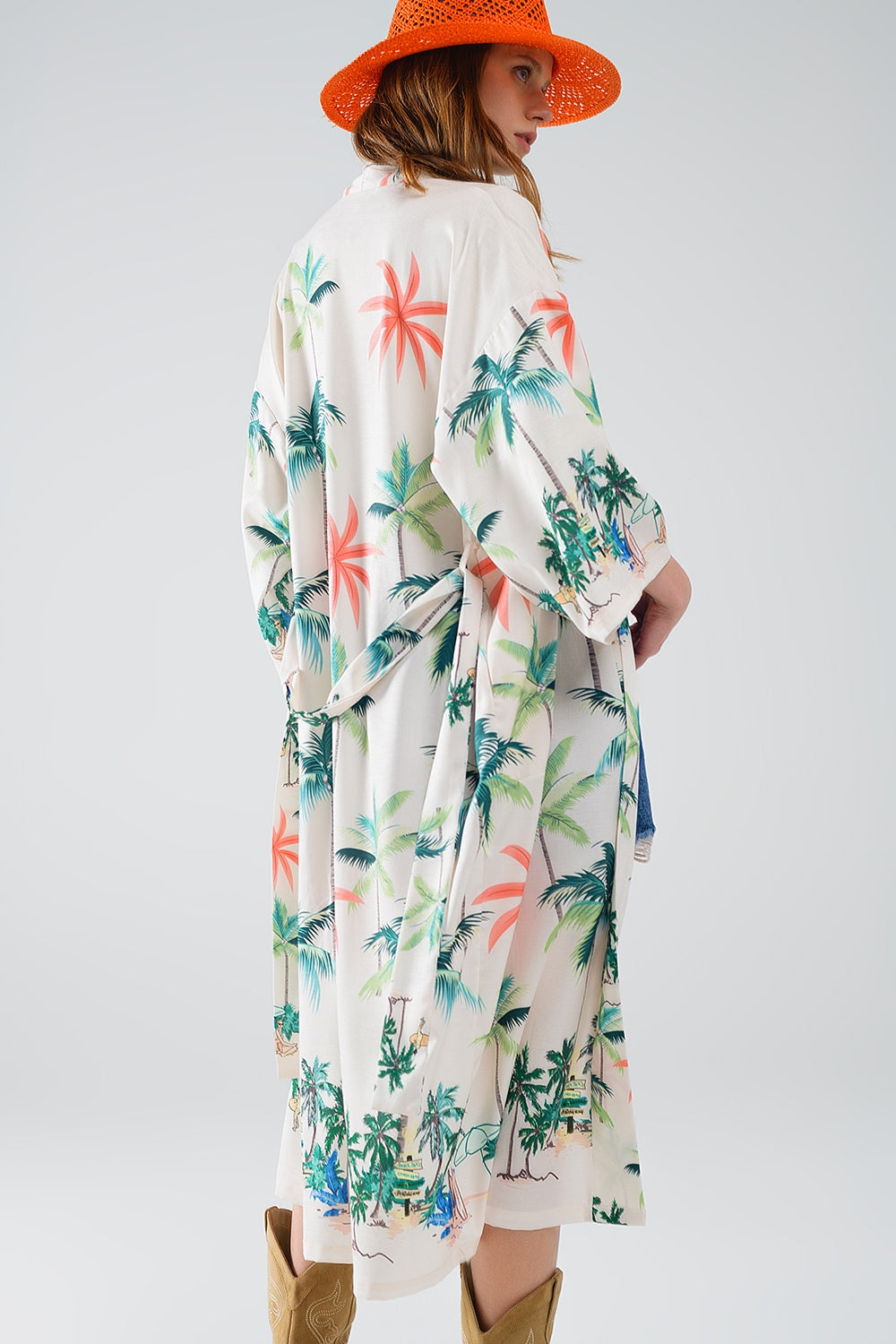 Kimono aberto creme com estampado de praia em comprimento midi