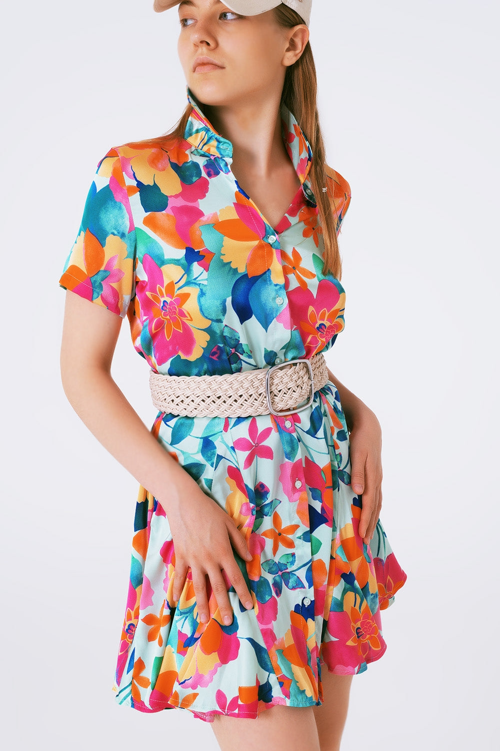 mini vestido de cetim macio com estampa de flores