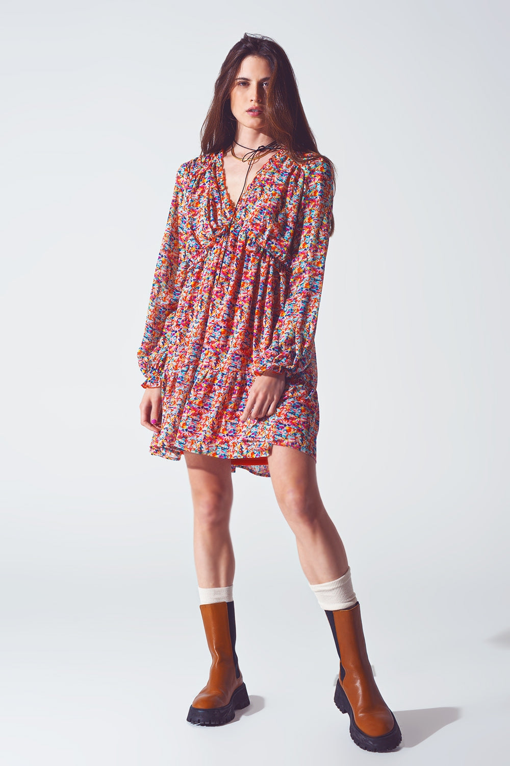 Mini Vestido Floral em V Pescoço em Multicor