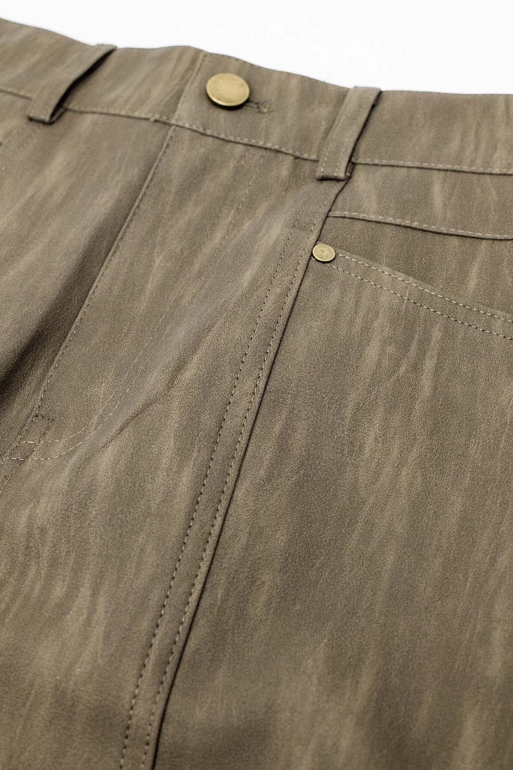 Minissaia direita em couro sintético castanha com bolsos