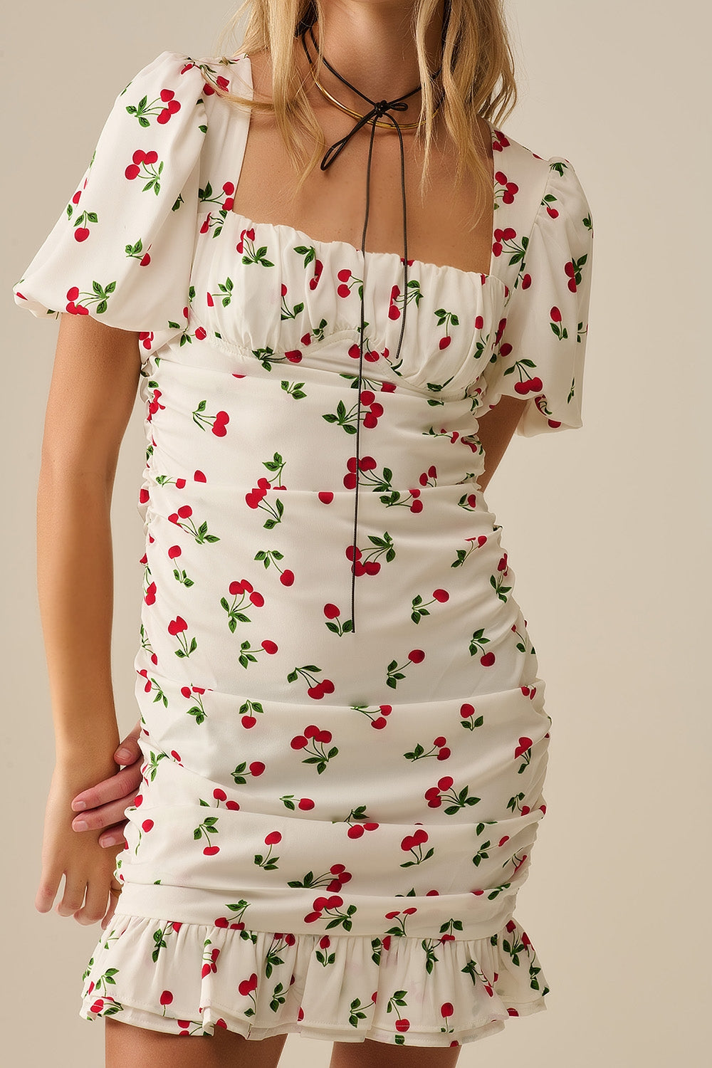 Minivestido com manga folhada Cherry
