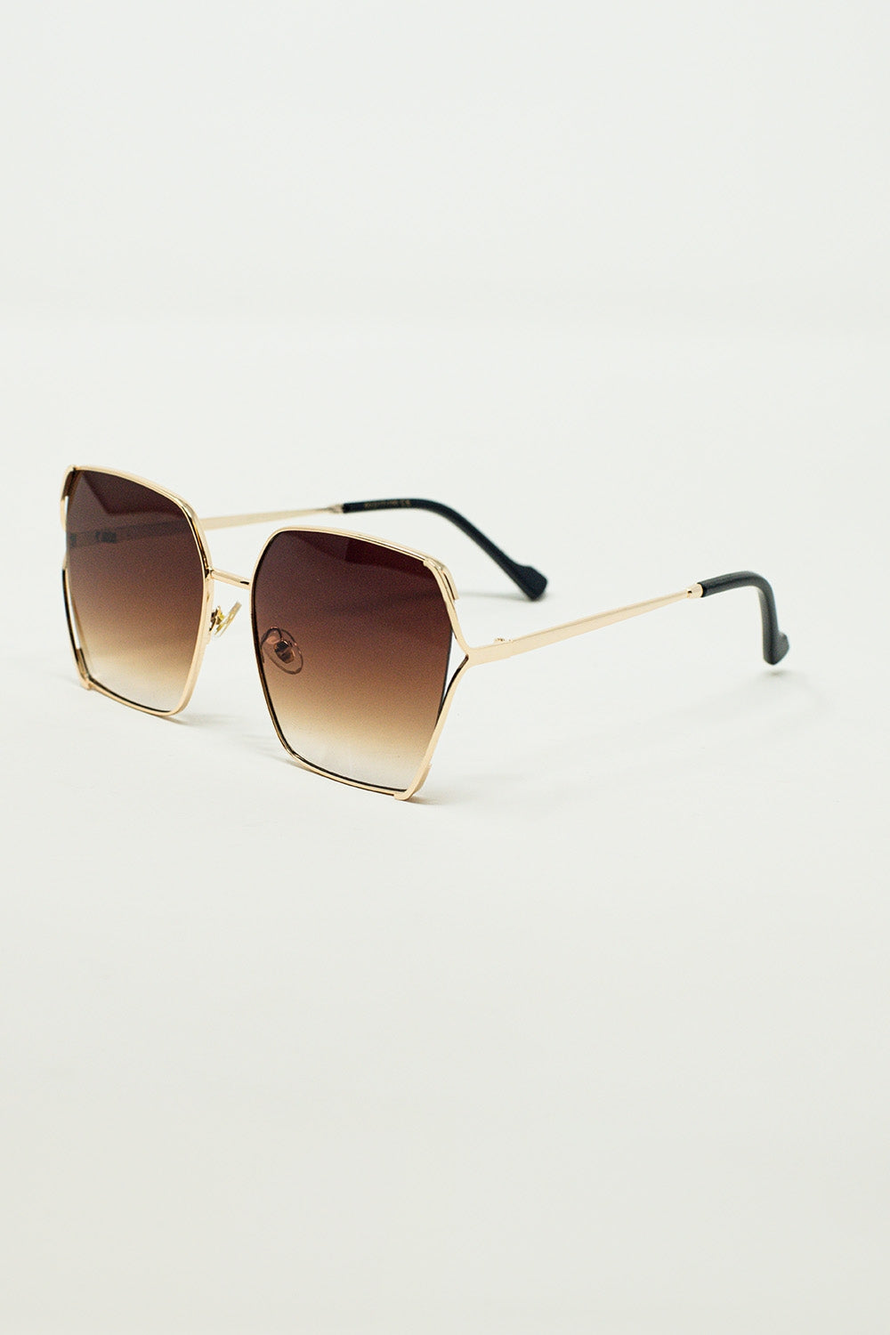 Óculos de sol quadrados grandes de metal com lentes degradê marrom