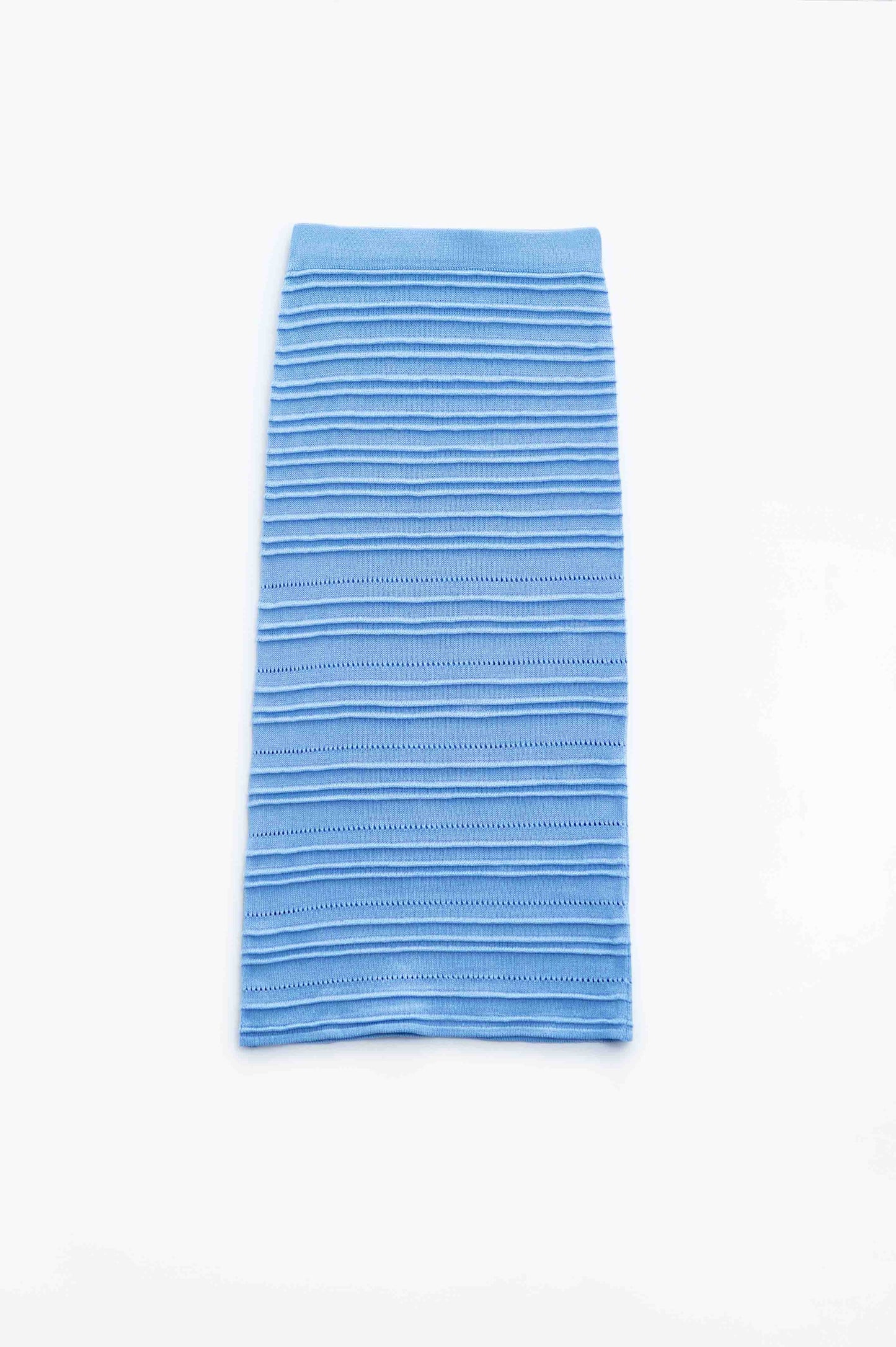 Saia lápis midi de malha em azul claro