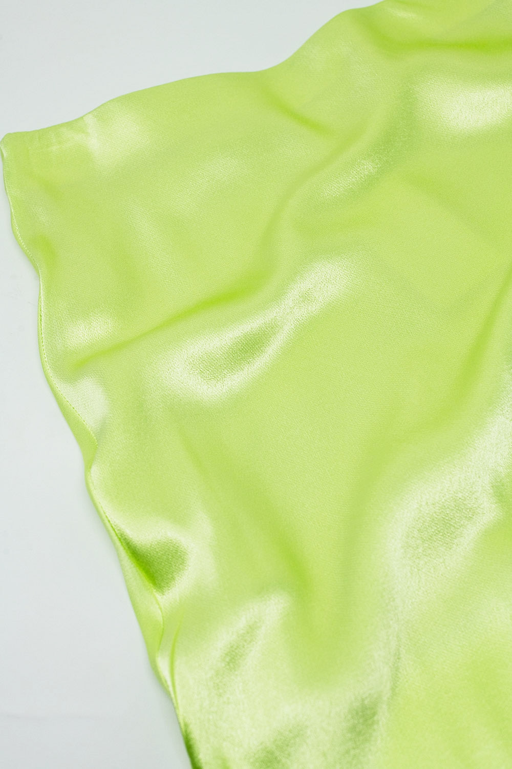 Saia longa de seda lime com fenda lateral