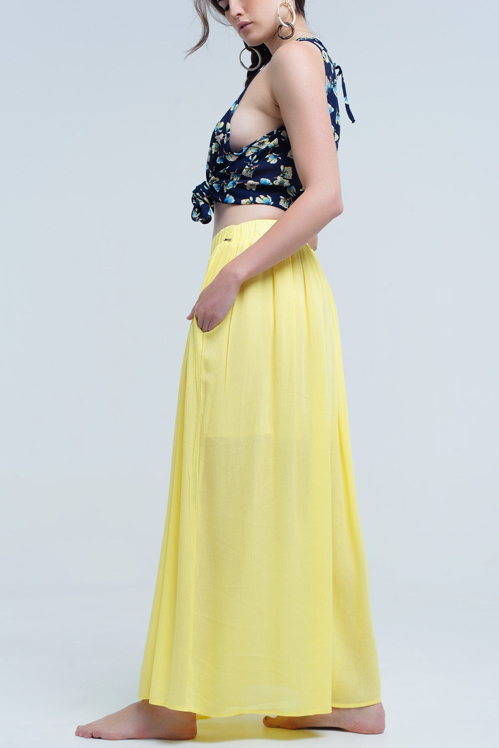 Saia maxi amarela com bolsos