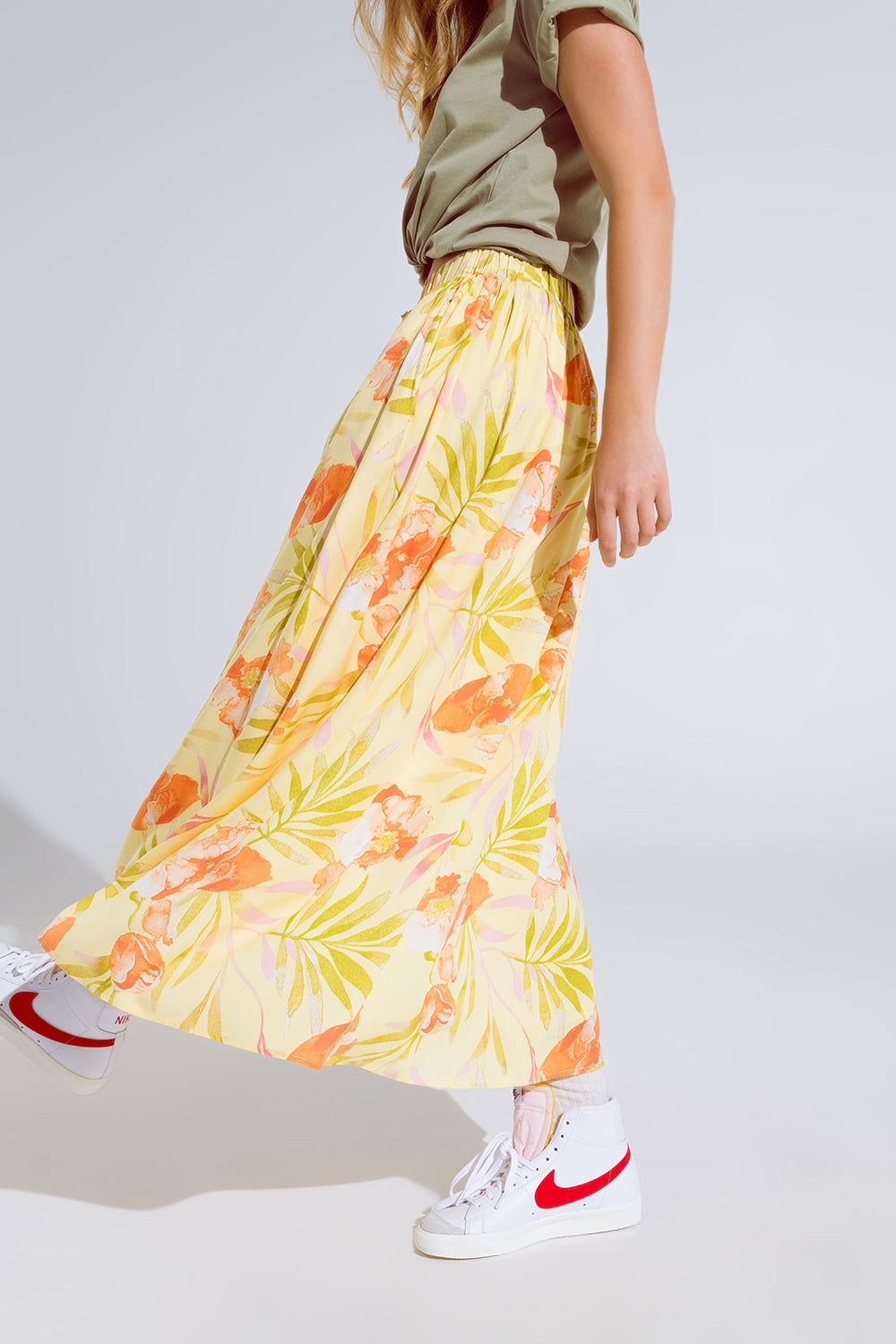 saia maxi amarela com estampa tropical