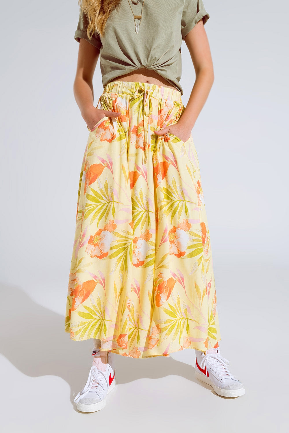 saia maxi amarela com estampa tropical