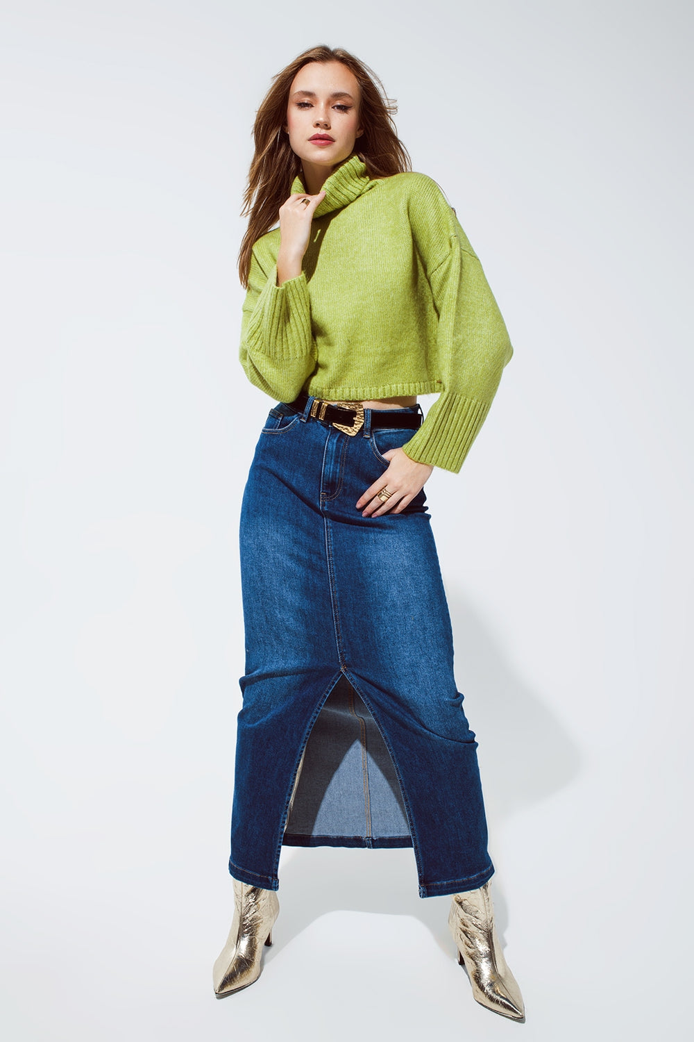 Saia Maxi de Denim Elástica com Fenda na Frente em Tom Médio