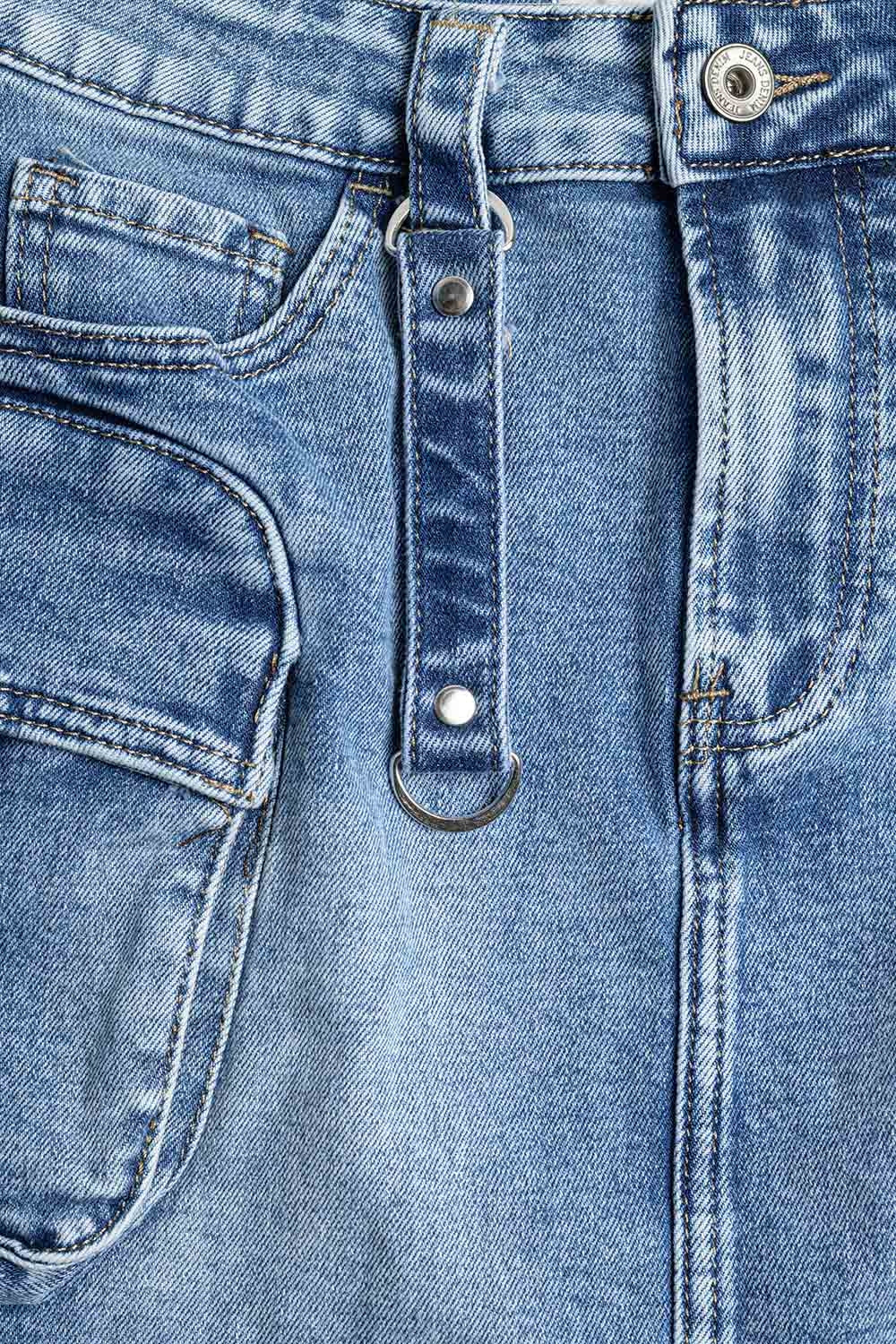 Saia mini de ganga cargo com detalhes pendurados