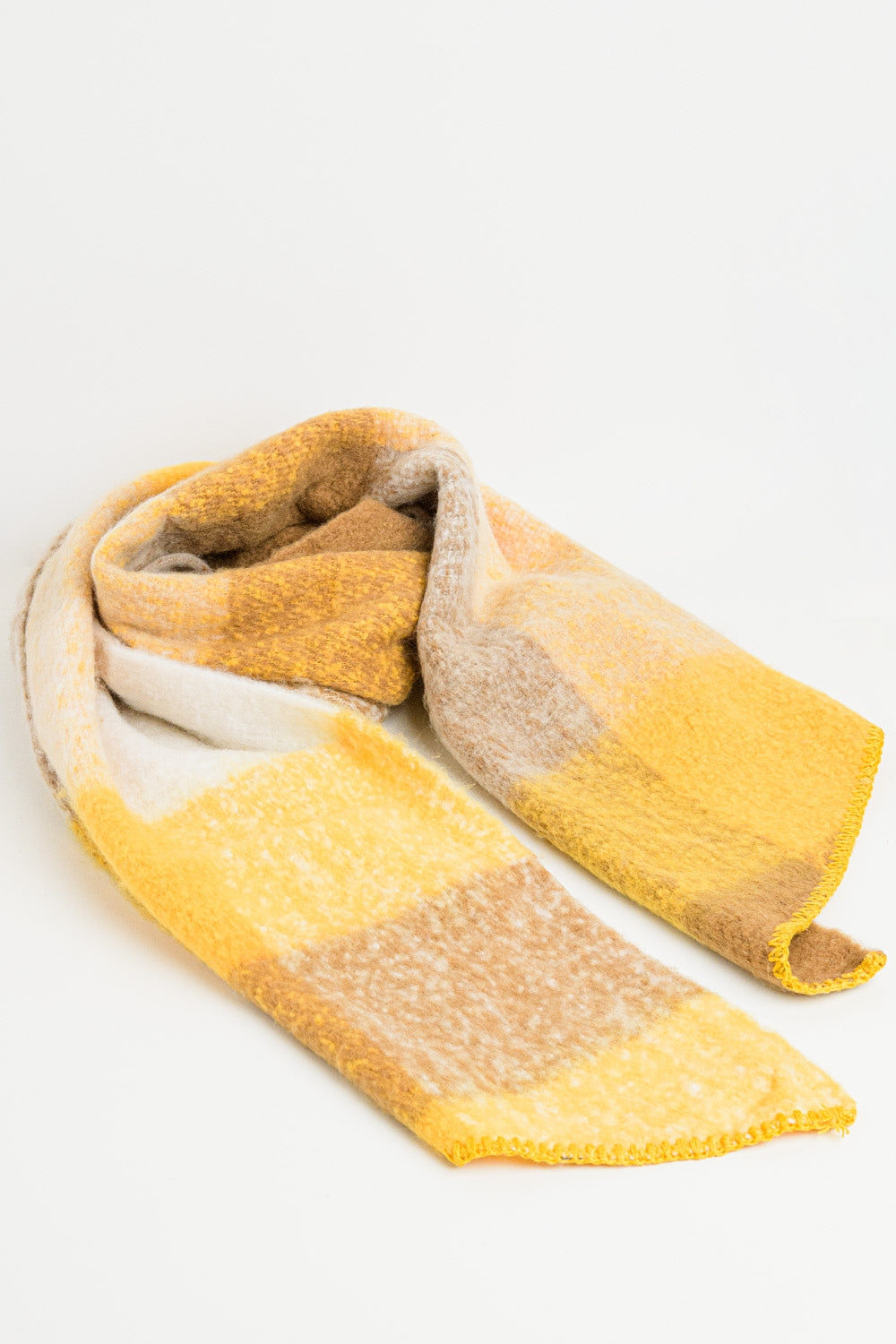 Scarf in beige and yellow