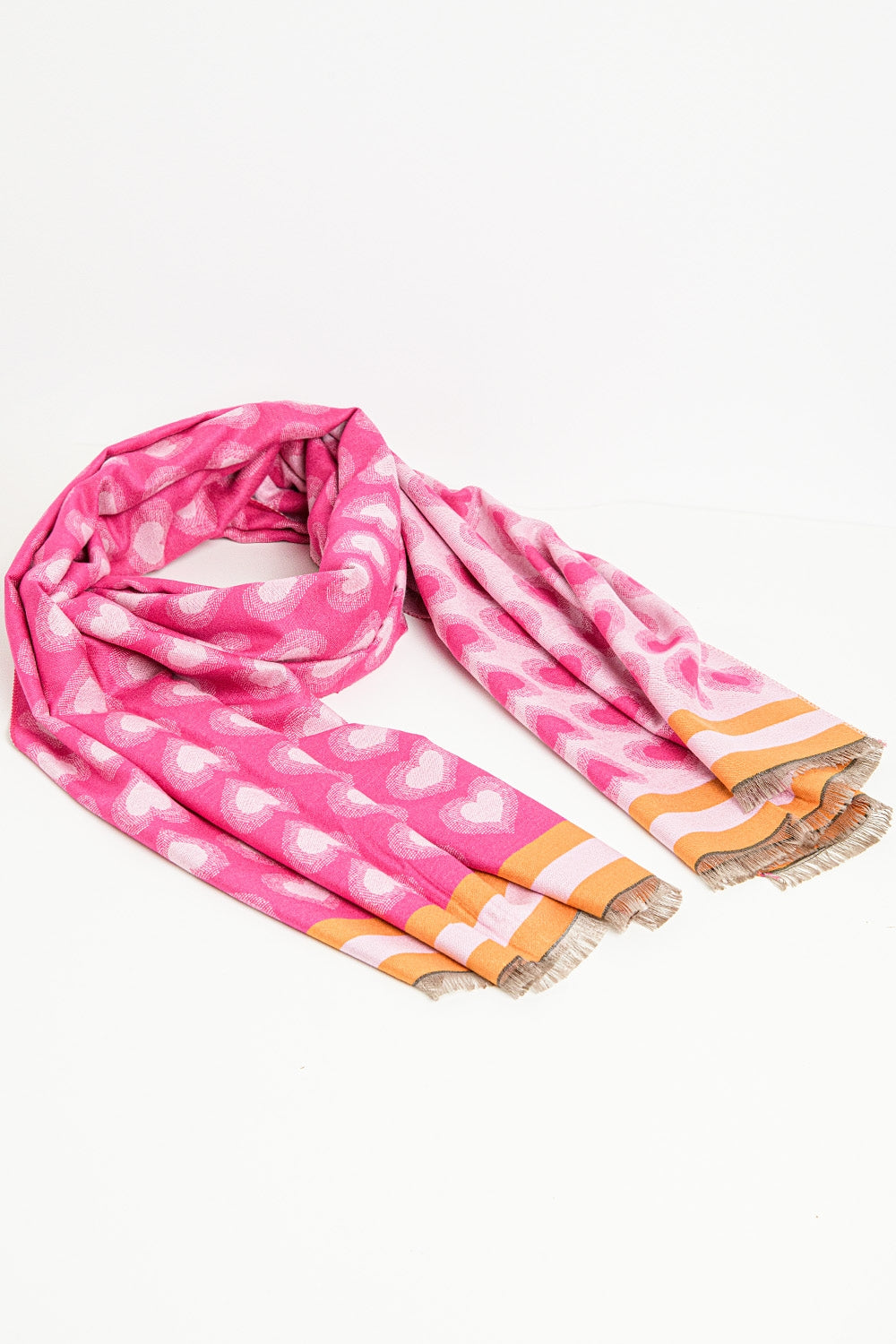 cachecol rosa suave com estampa de coração