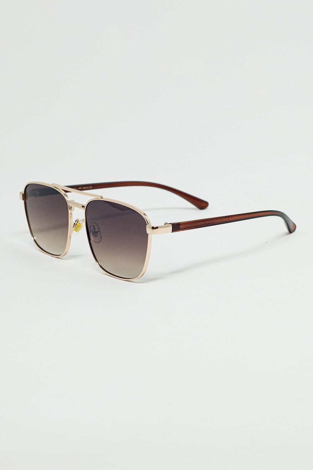 Óculos de sol quadrados de metal com lentes marrom fumê