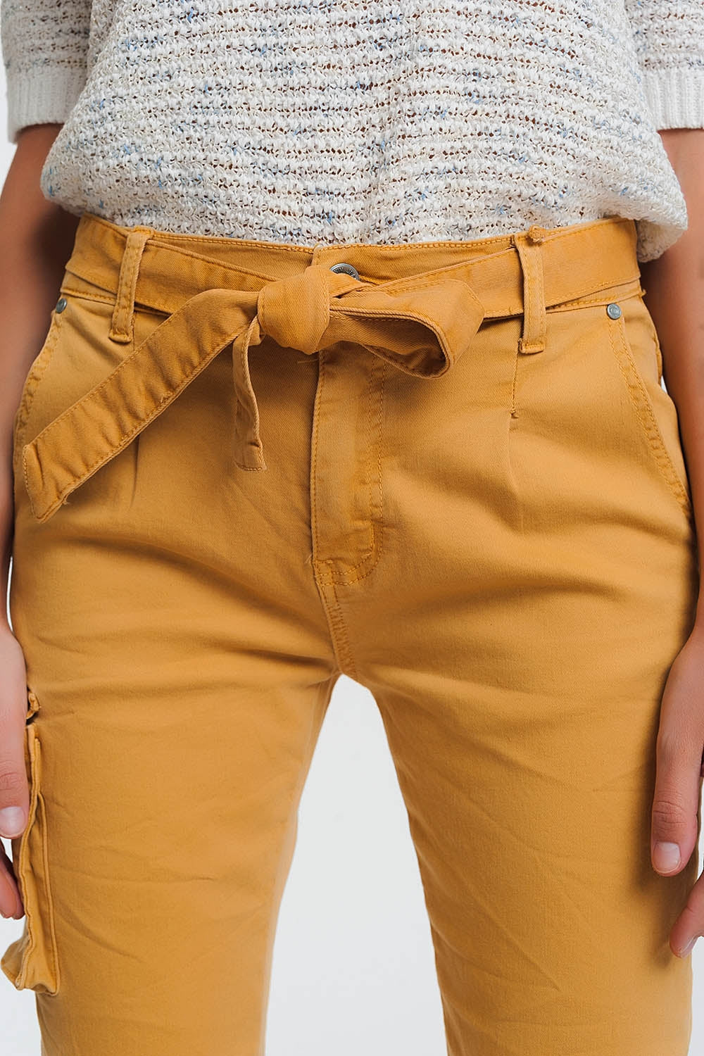 calça corte reto mostarda
