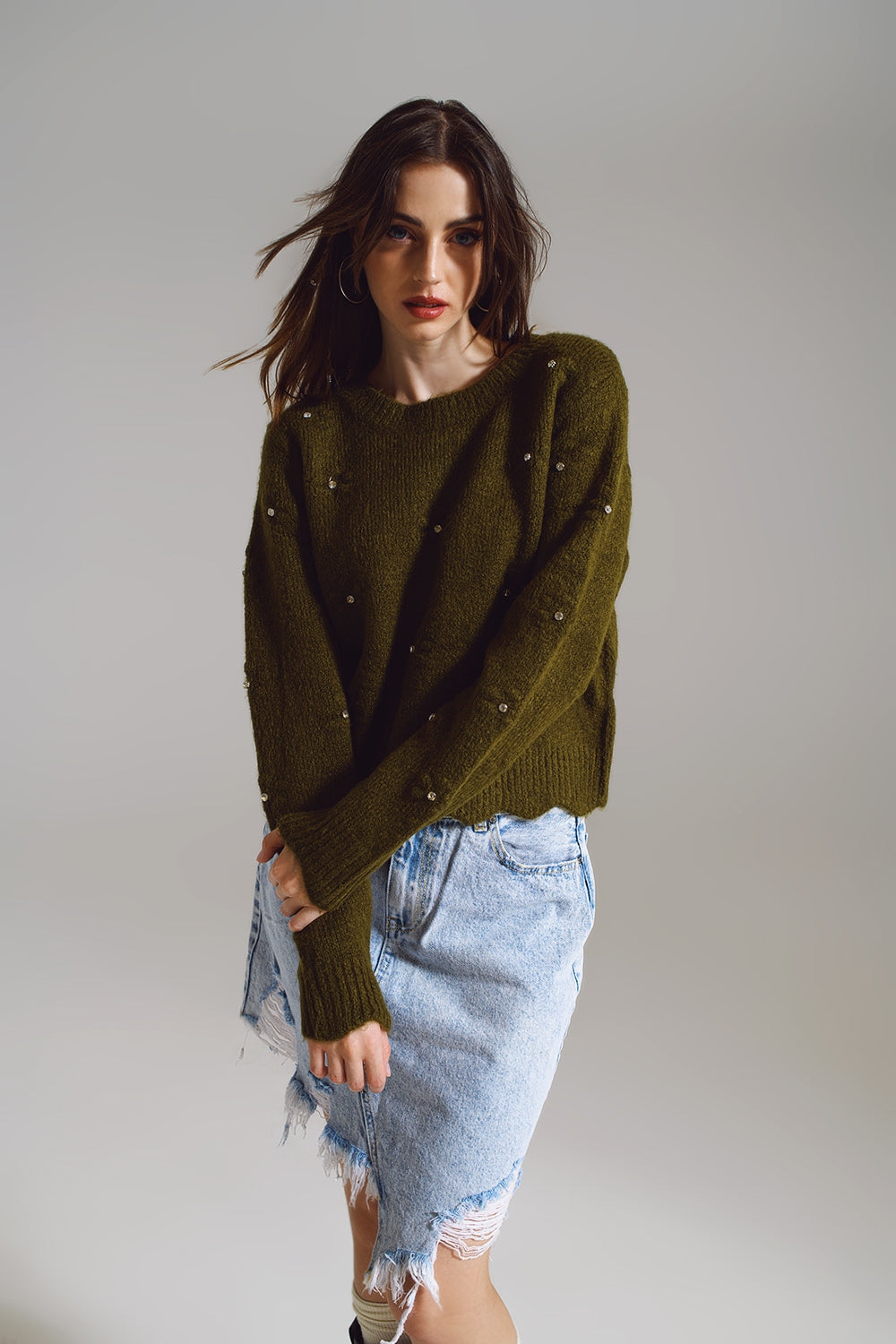 Camisola com Flores Tricotadas e Bordadas em Verde Escuro