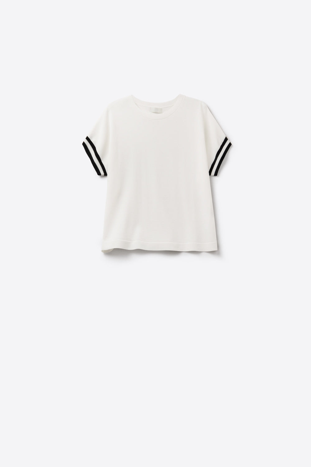 Q2 suéter de caimento relaxado em branco com detalhe de contraste preto