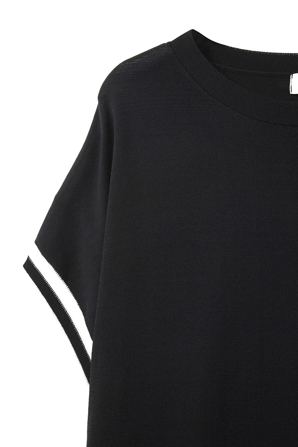 Suéter Relaxado Em Preto com Detalhe de Contraste Branco