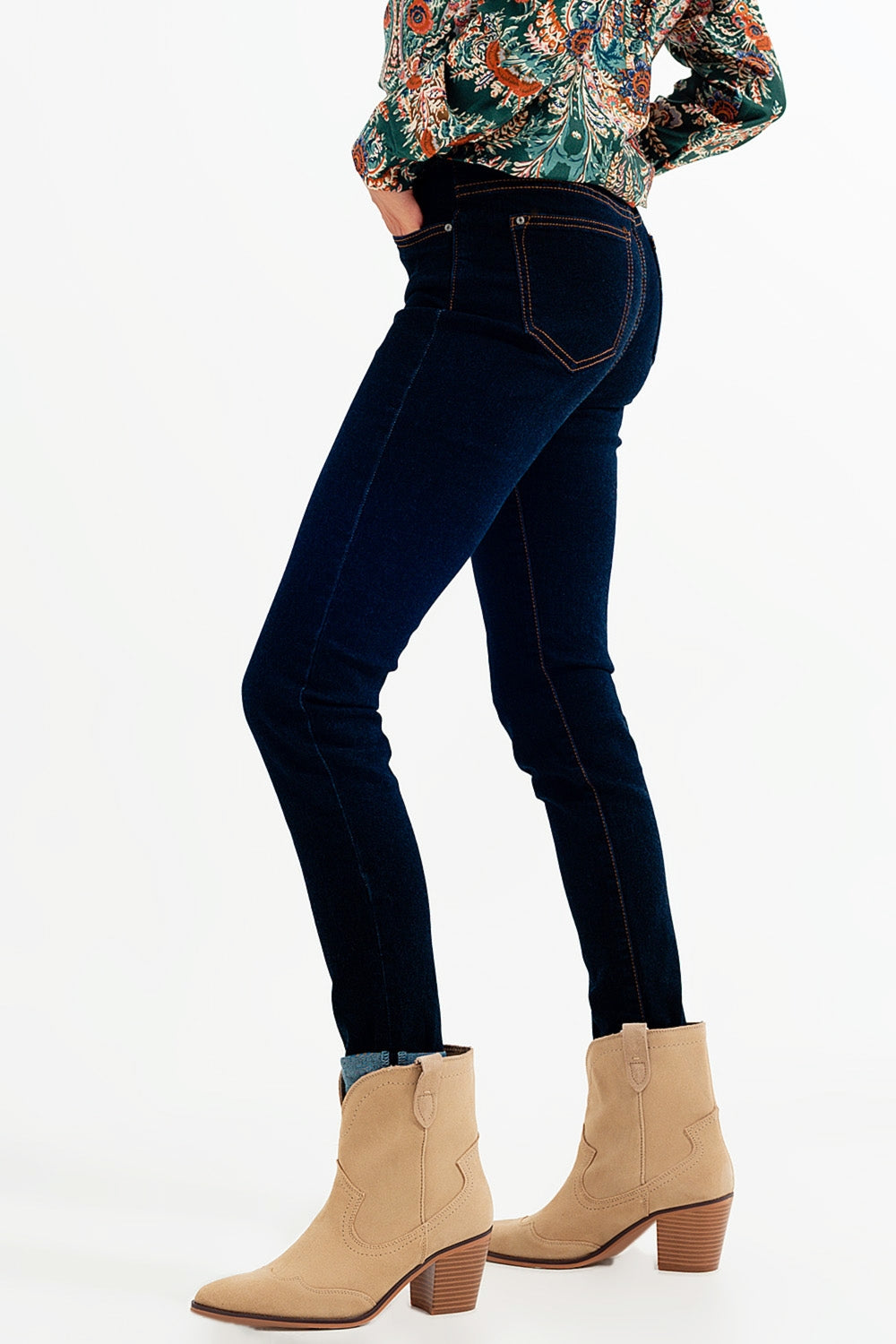 Jeans Super Skinny Fit com lavagem azul escuro
