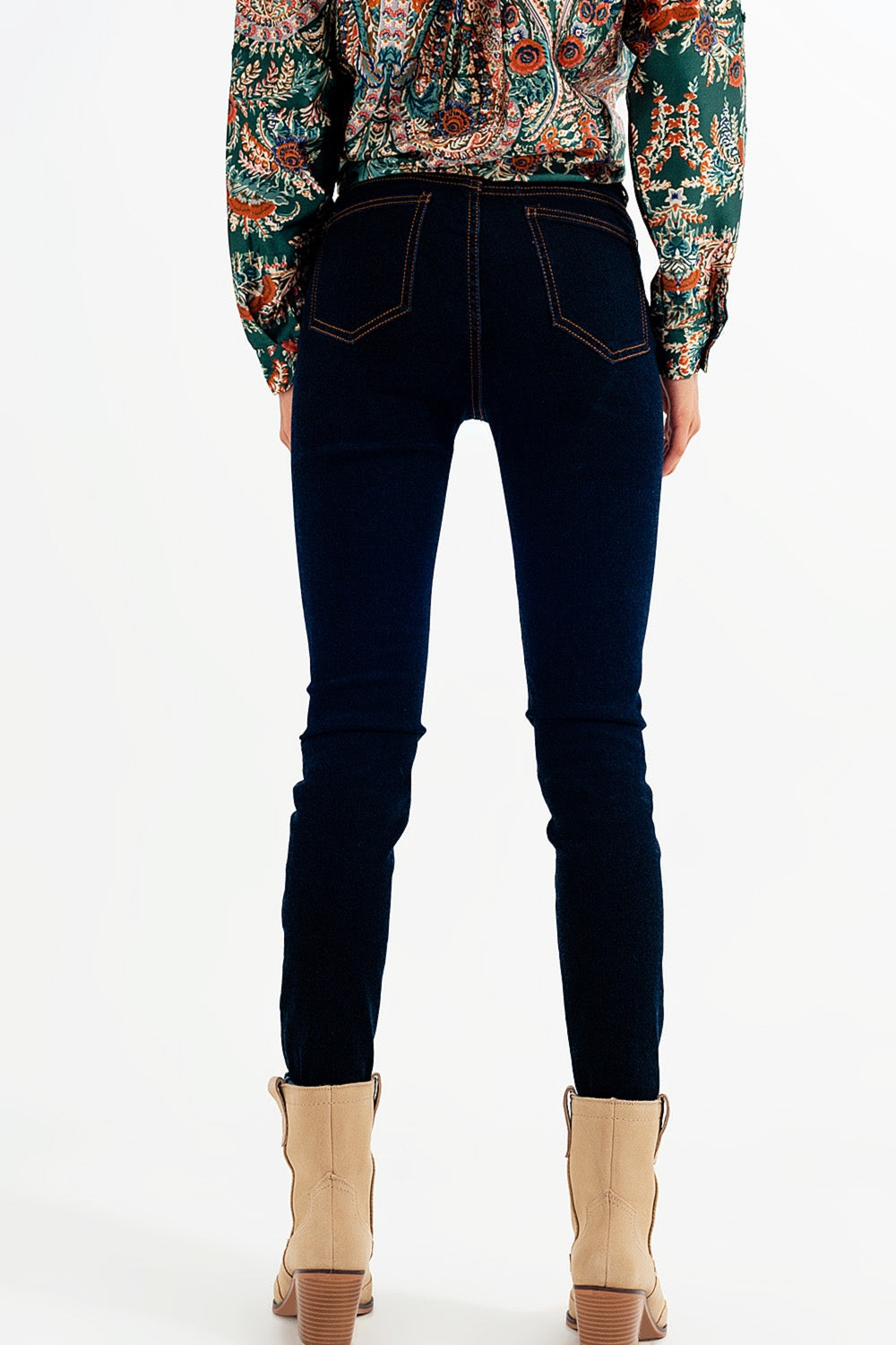 Jeans Super Skinny Fit com lavagem azul escuro