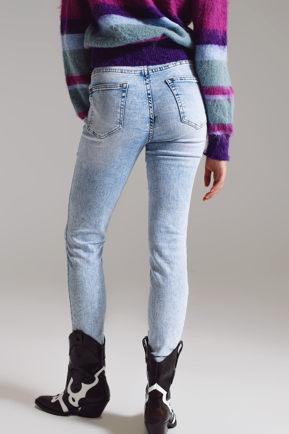 Jeans super skinny de cintura média com lavagem azul claro