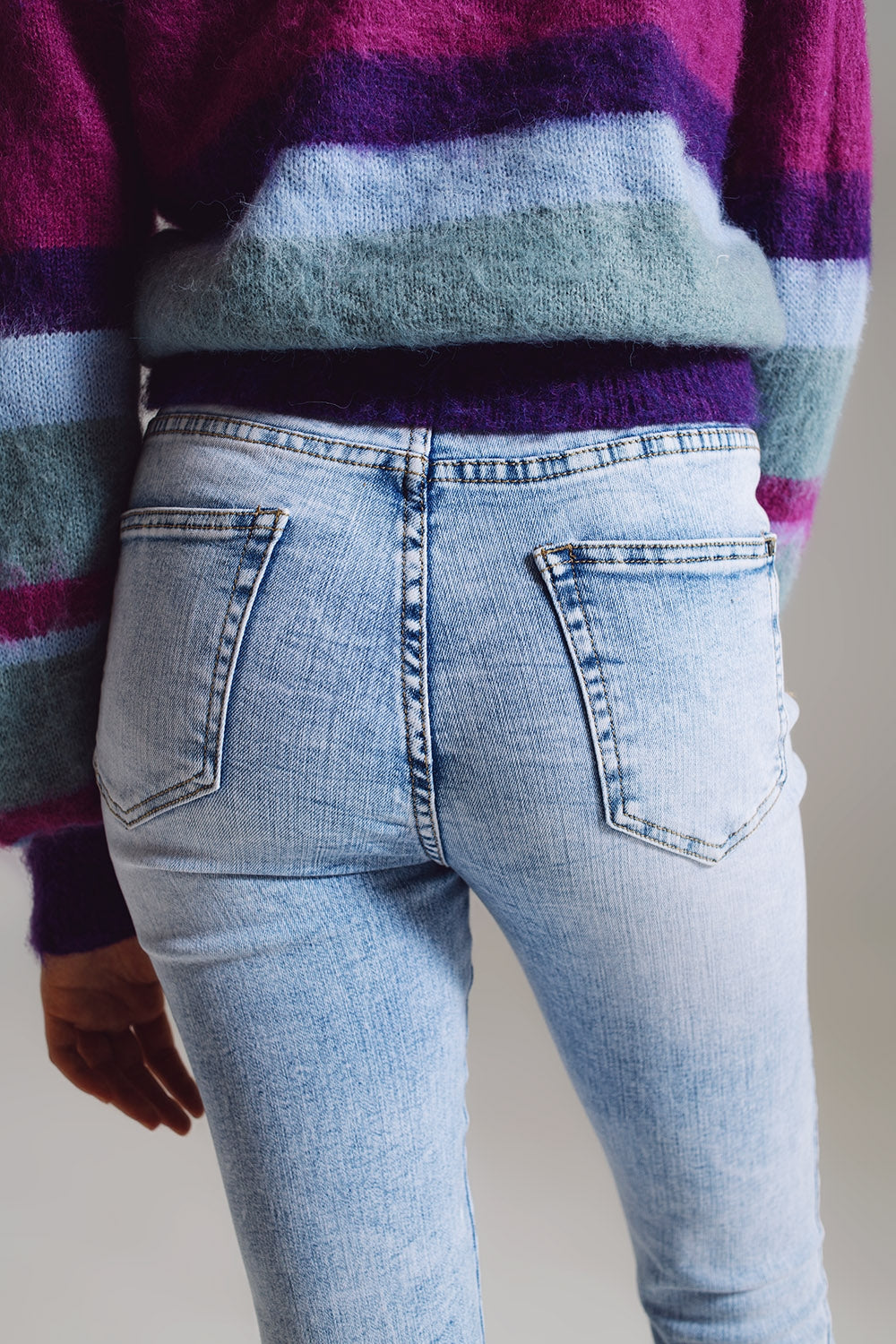 Jeans super skinny de cintura média com lavagem azul claro
