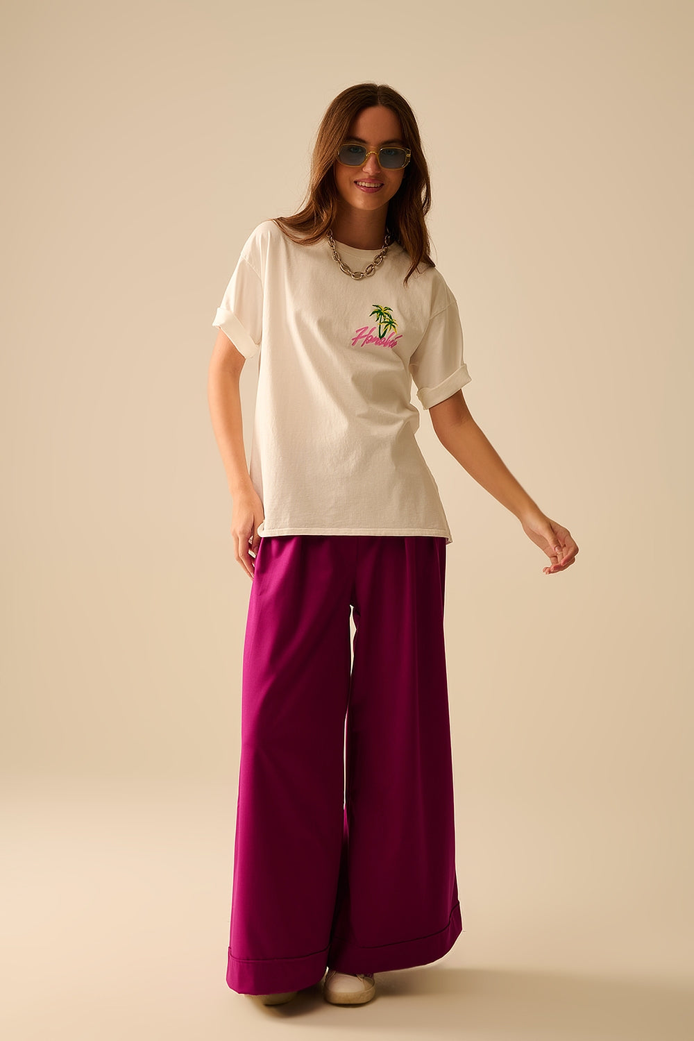 Camiseta branca fabricada em Itália com gráfico de Honolulu