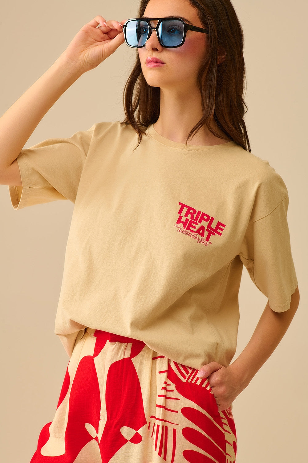 Q2 T-shirt de manga curta TRIPLE HEAT bege de corte descontraído