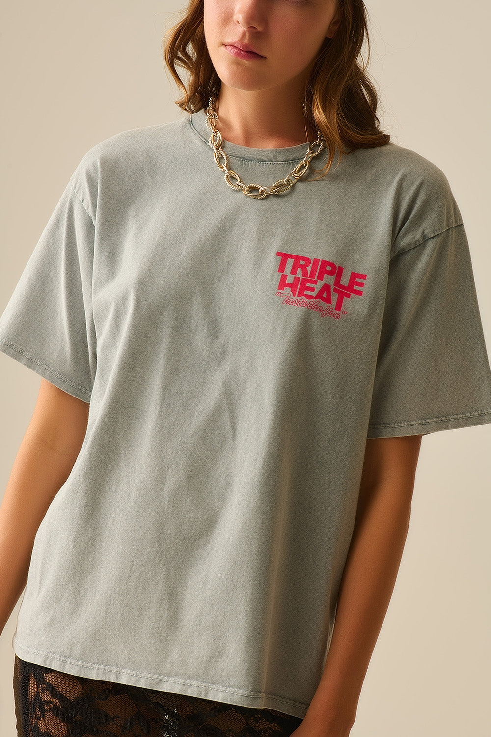 Camiseta de manga curta TRIPLE HEAT LOGO em cinza lavada de corte relaxado