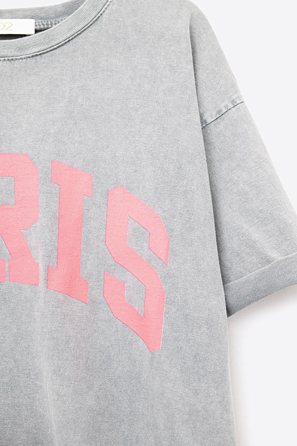 T-shirt descontraída Paris cinzenta clara com letras cor-de-rosa