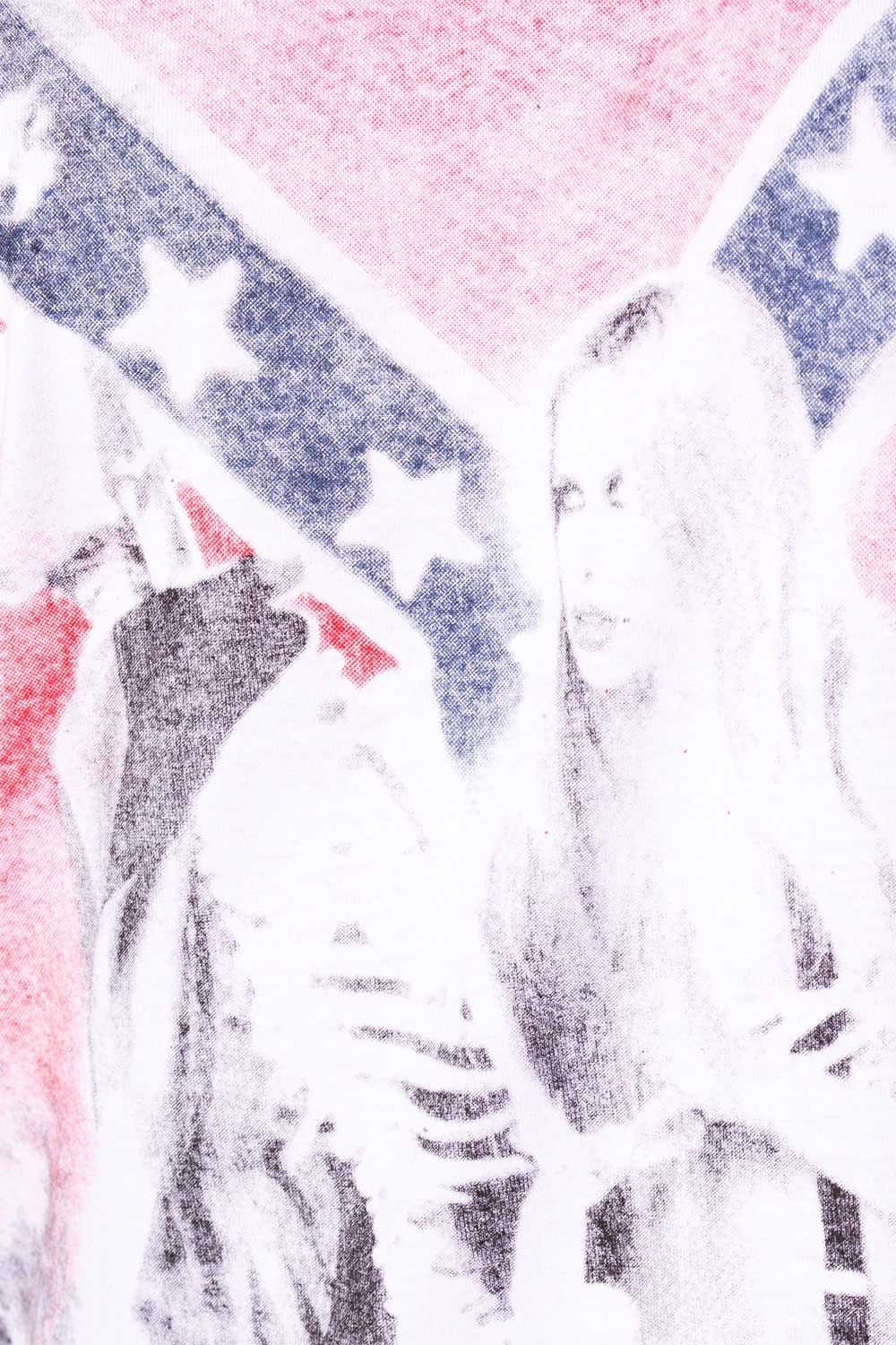 Camiseta estampada com bandeira