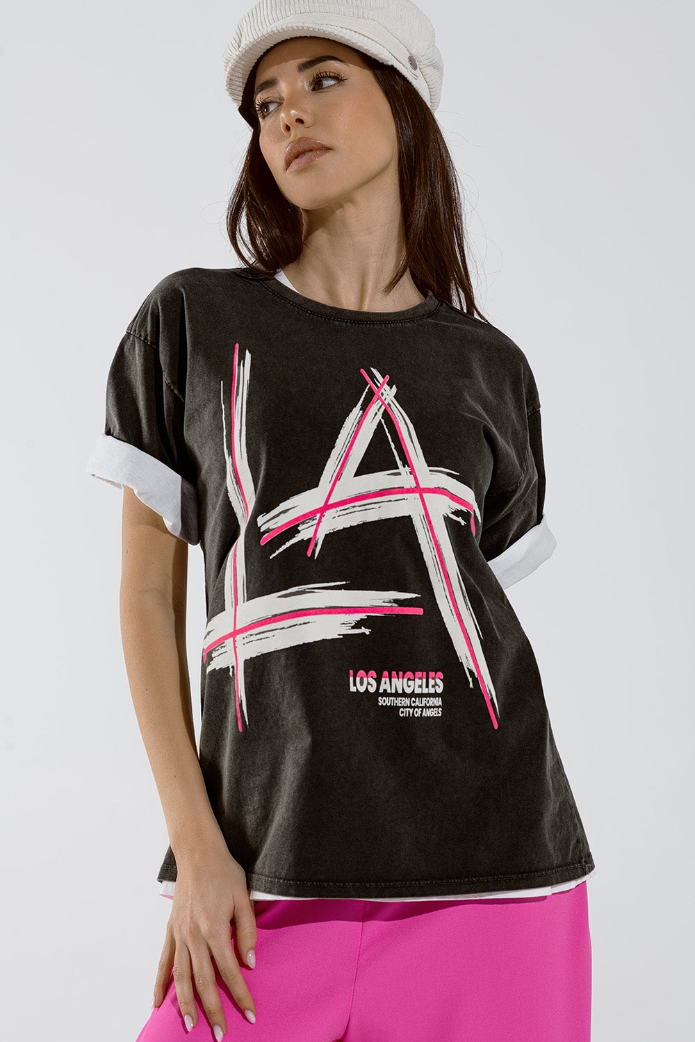 Q2 T-shirt preta descontraída com o logóti