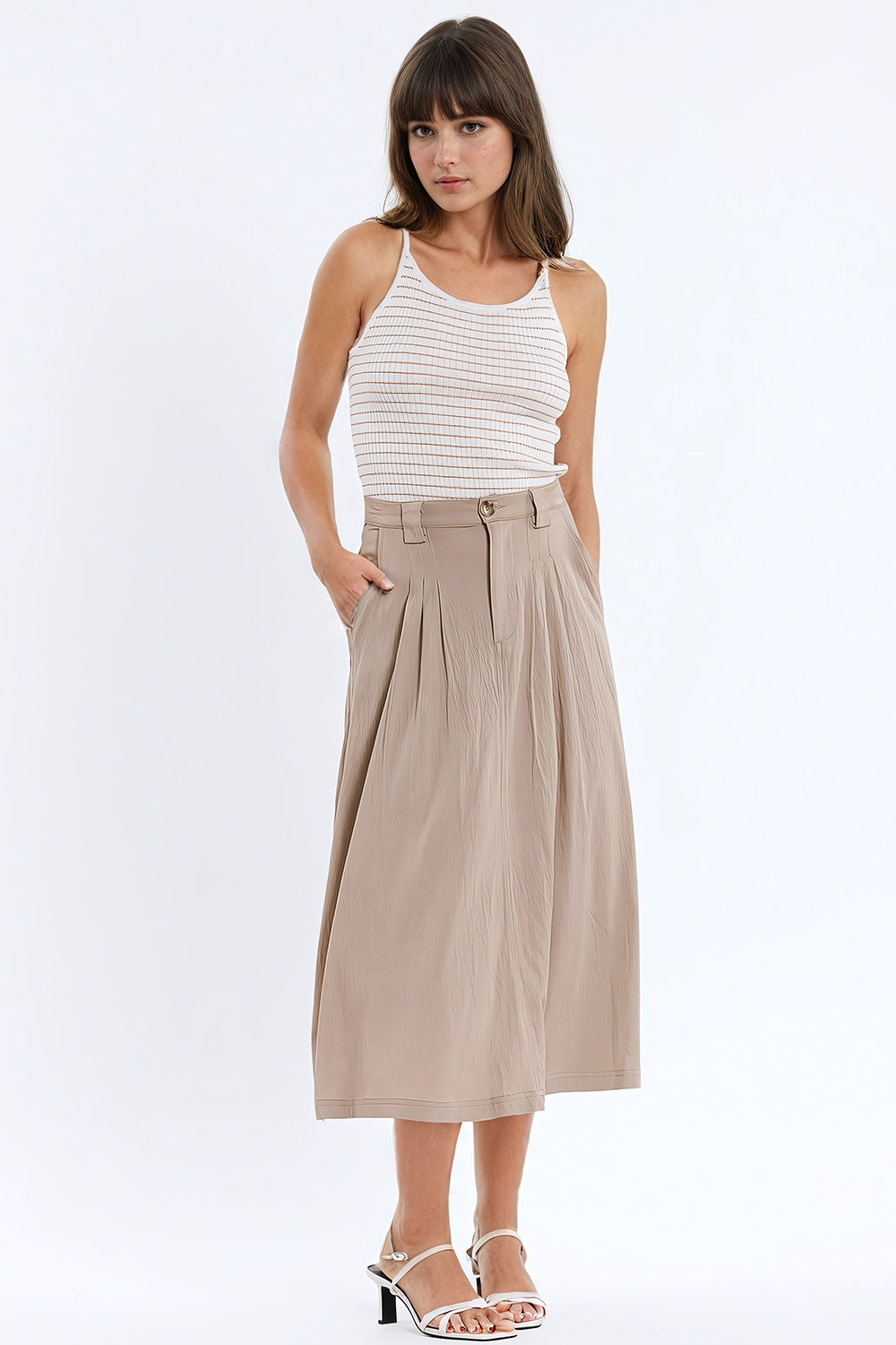 Tank Top básico com nervuras em branco e castanho