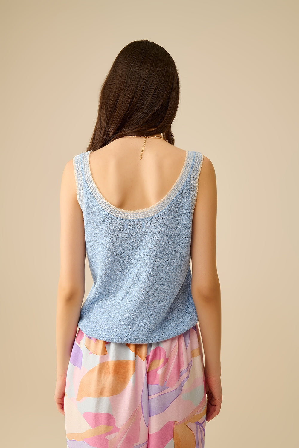 Tank Top de malha azul claro com rebordo branco