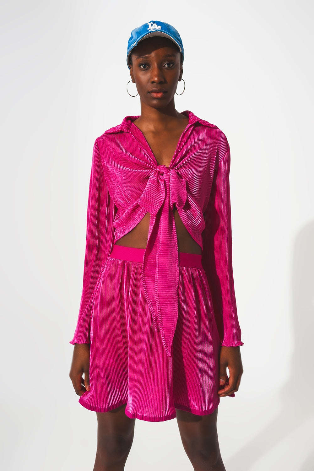 Q2 Tie front pleated crop top in fuchsia