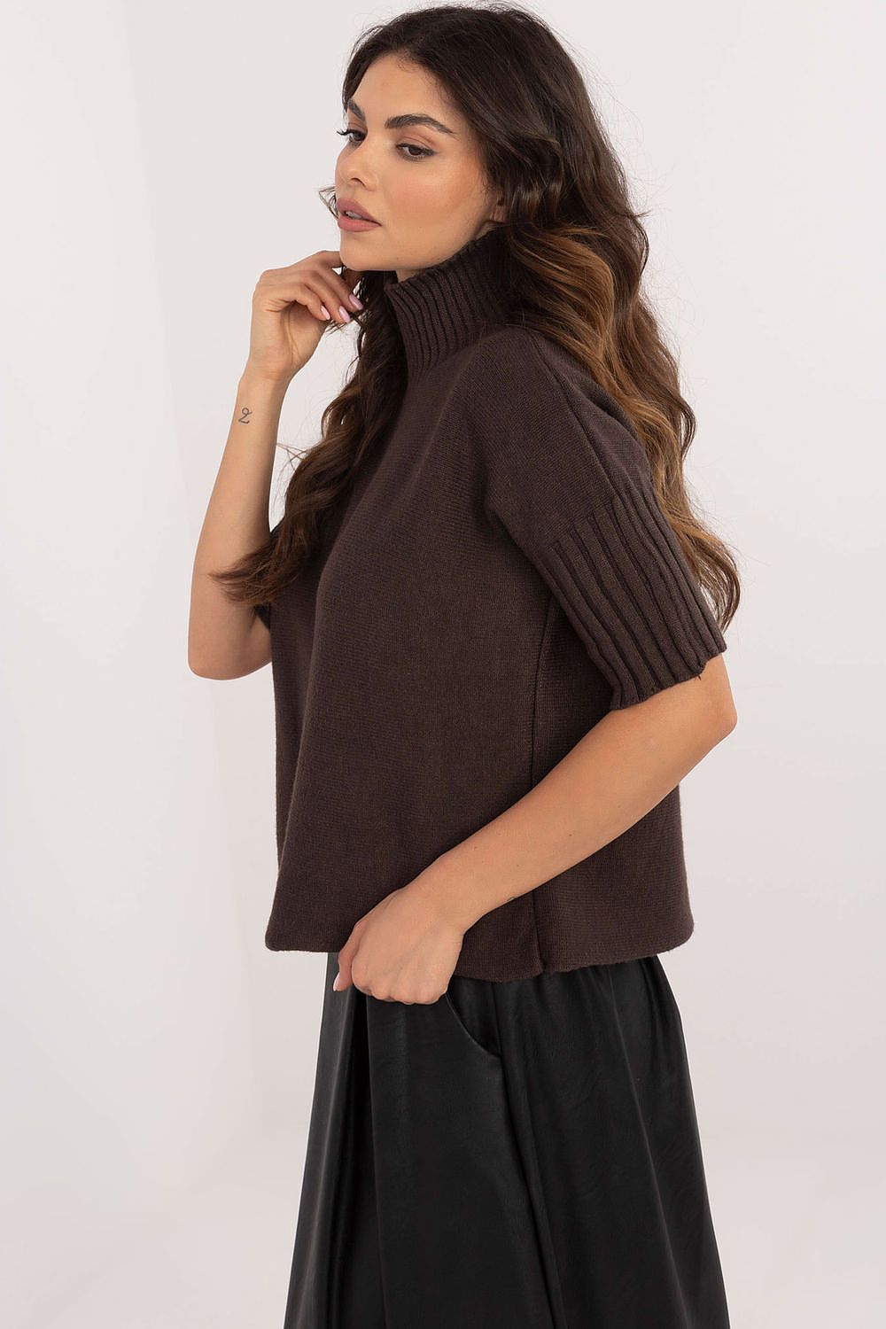 BFG brown short sleeve turtle neck sweater in knitted fabric worn by woman