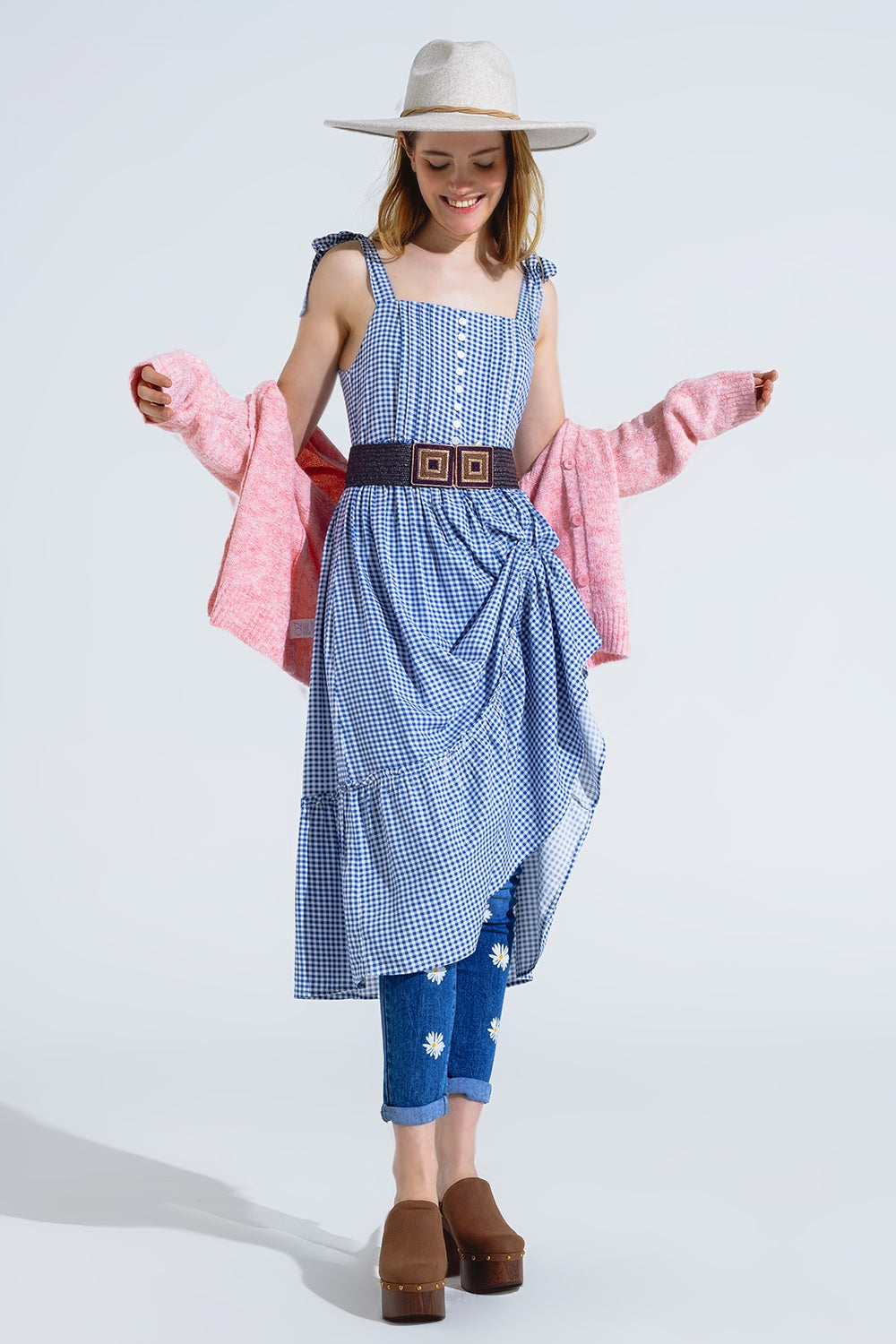 Q2 Vestido azul e branco em xadrez em linha A com alças ajustáveis