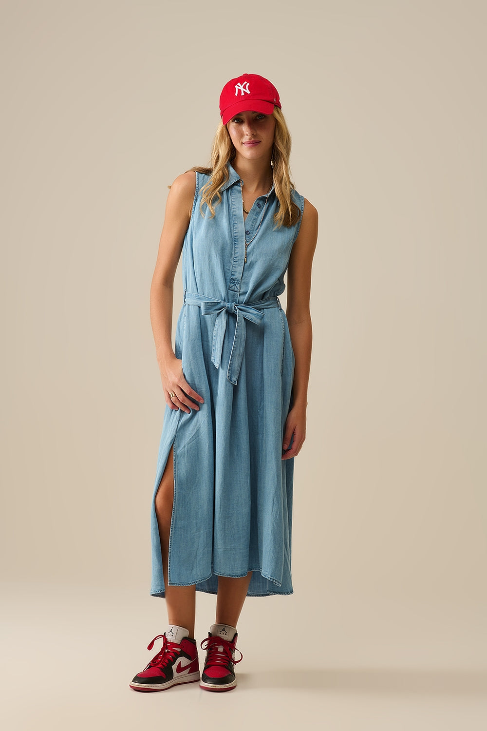 Q2 Vestido camisa sem mangas em tecido tencel em azul