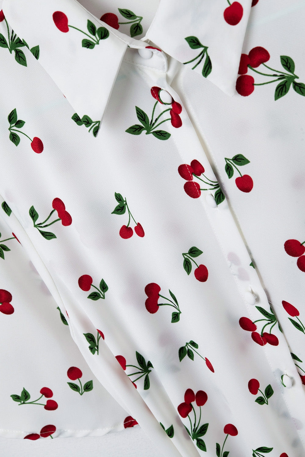 Vestido curto com camisa estampada Cherry