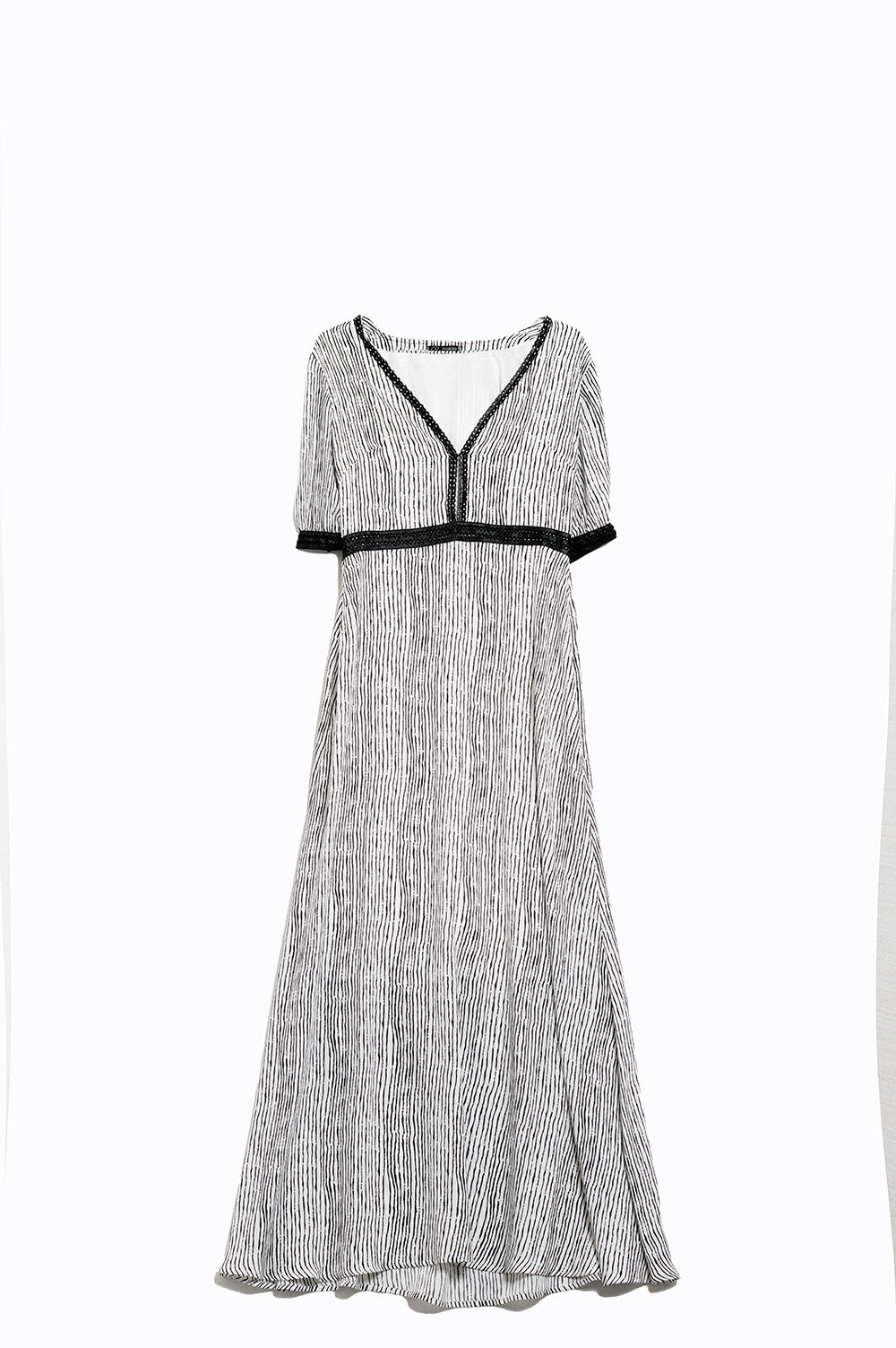 Q2 Vestido Maxi às riscas brancas com decote em V e mangas curtas