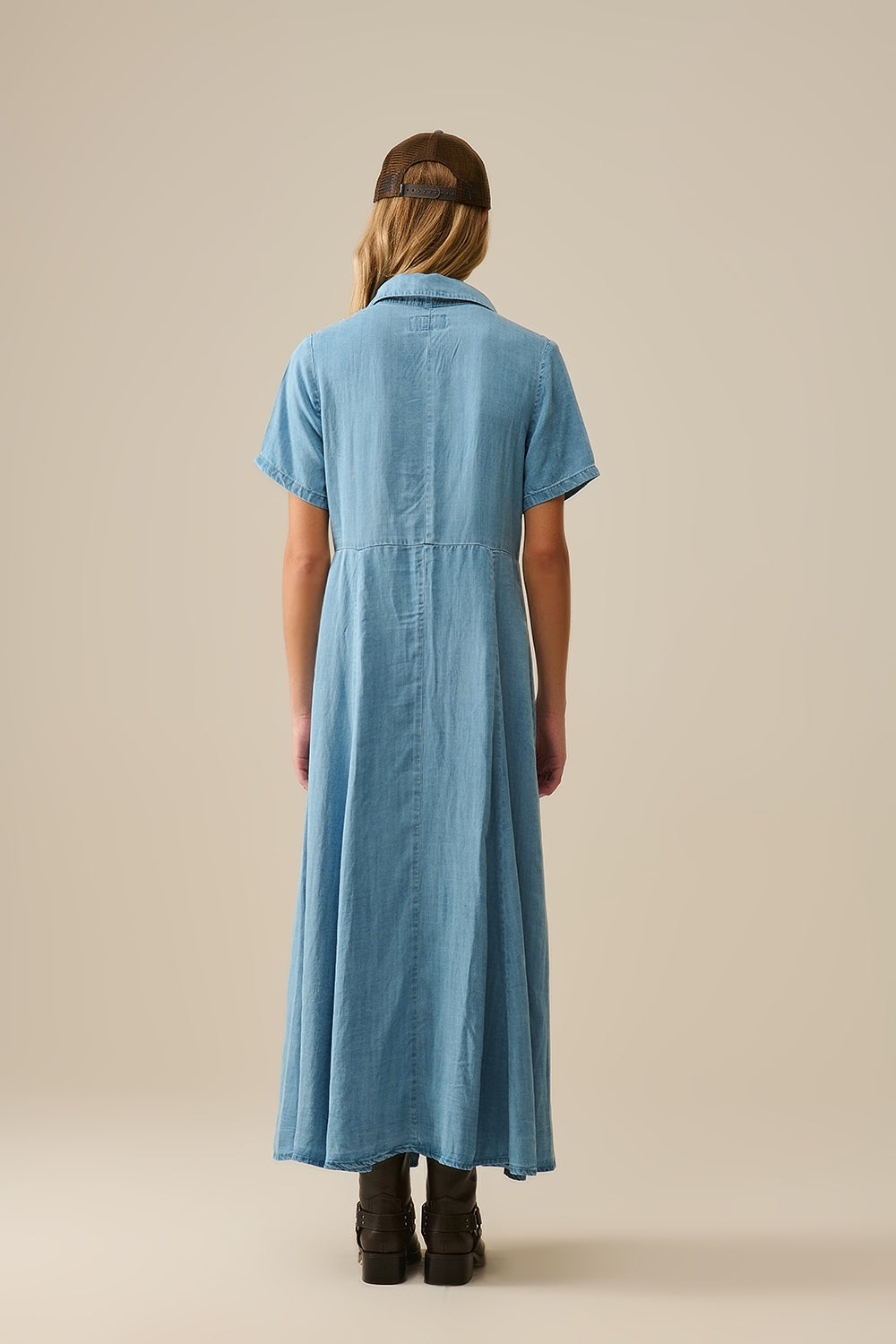 Vestido maxi azul claro com botões em tecido Tencel