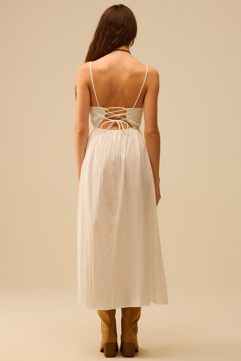 Vestido maxi branco com palmas bordadas
