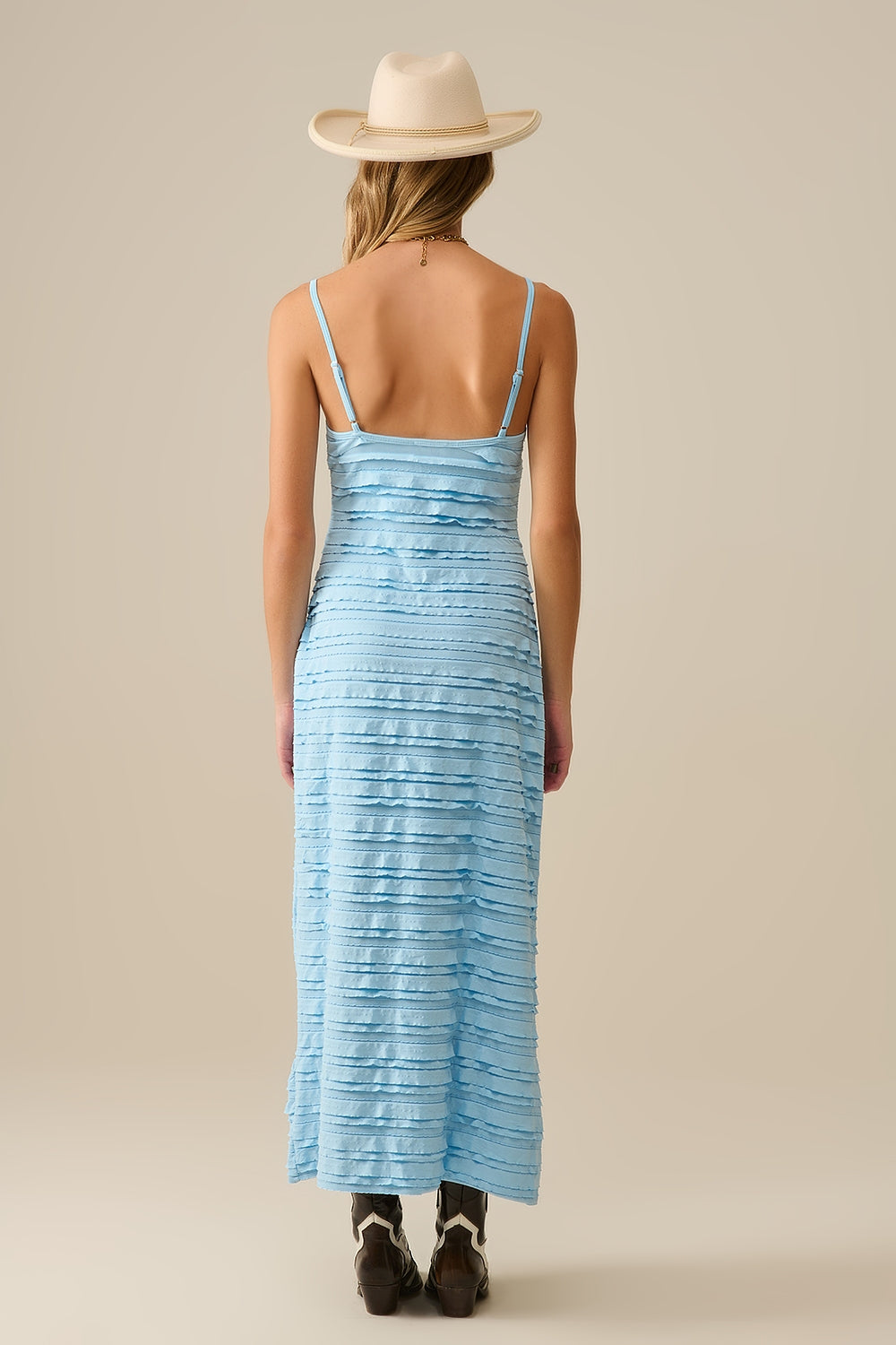 Vestido maxi com folhos em azul com alças