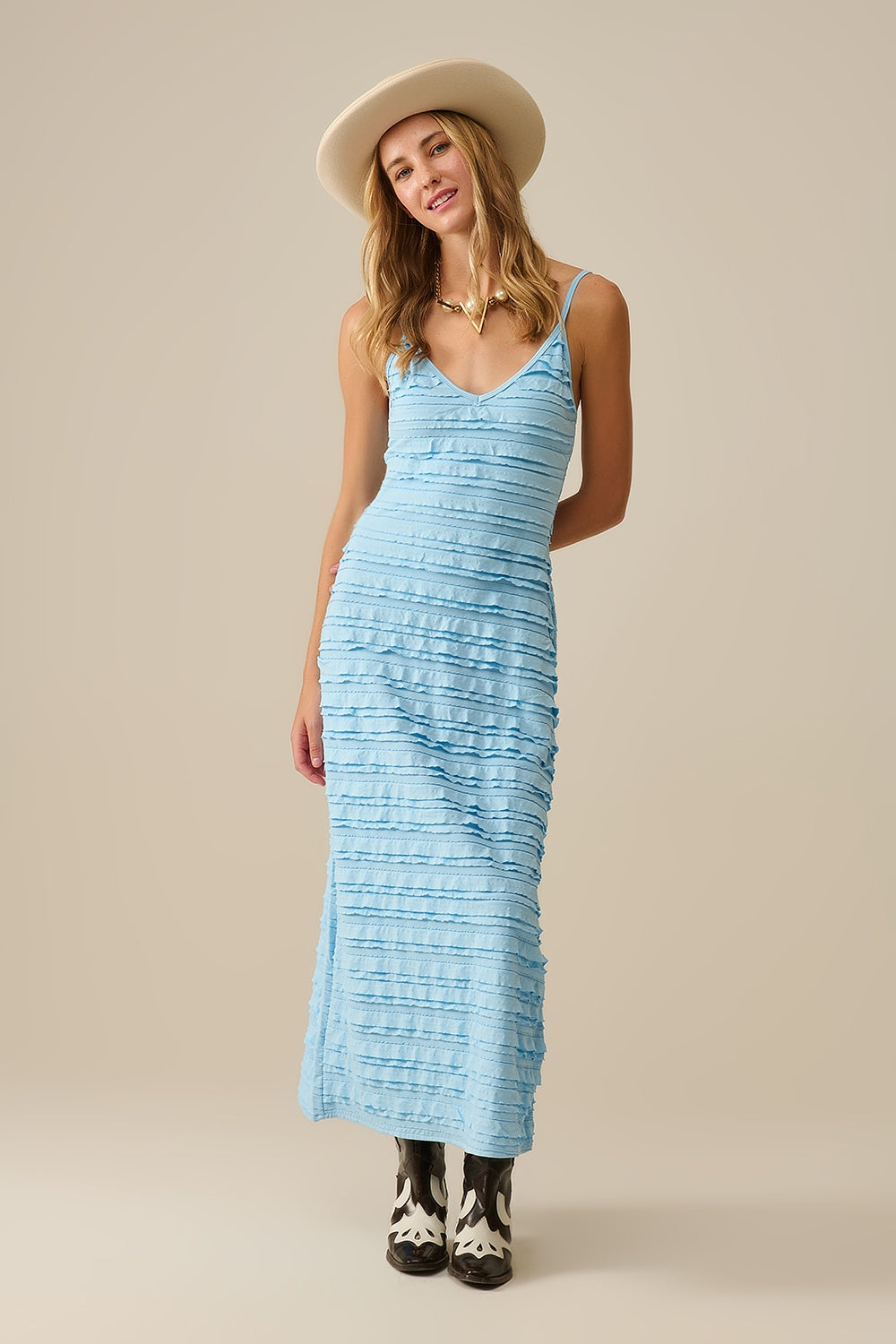 Vestido maxi com folhos em azul com alças