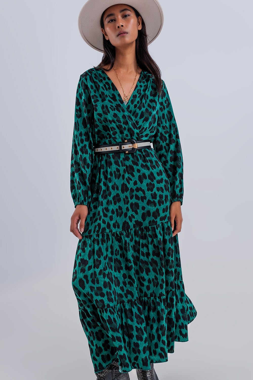 Vestido maxi de corte em camadas verde de mangas compridas