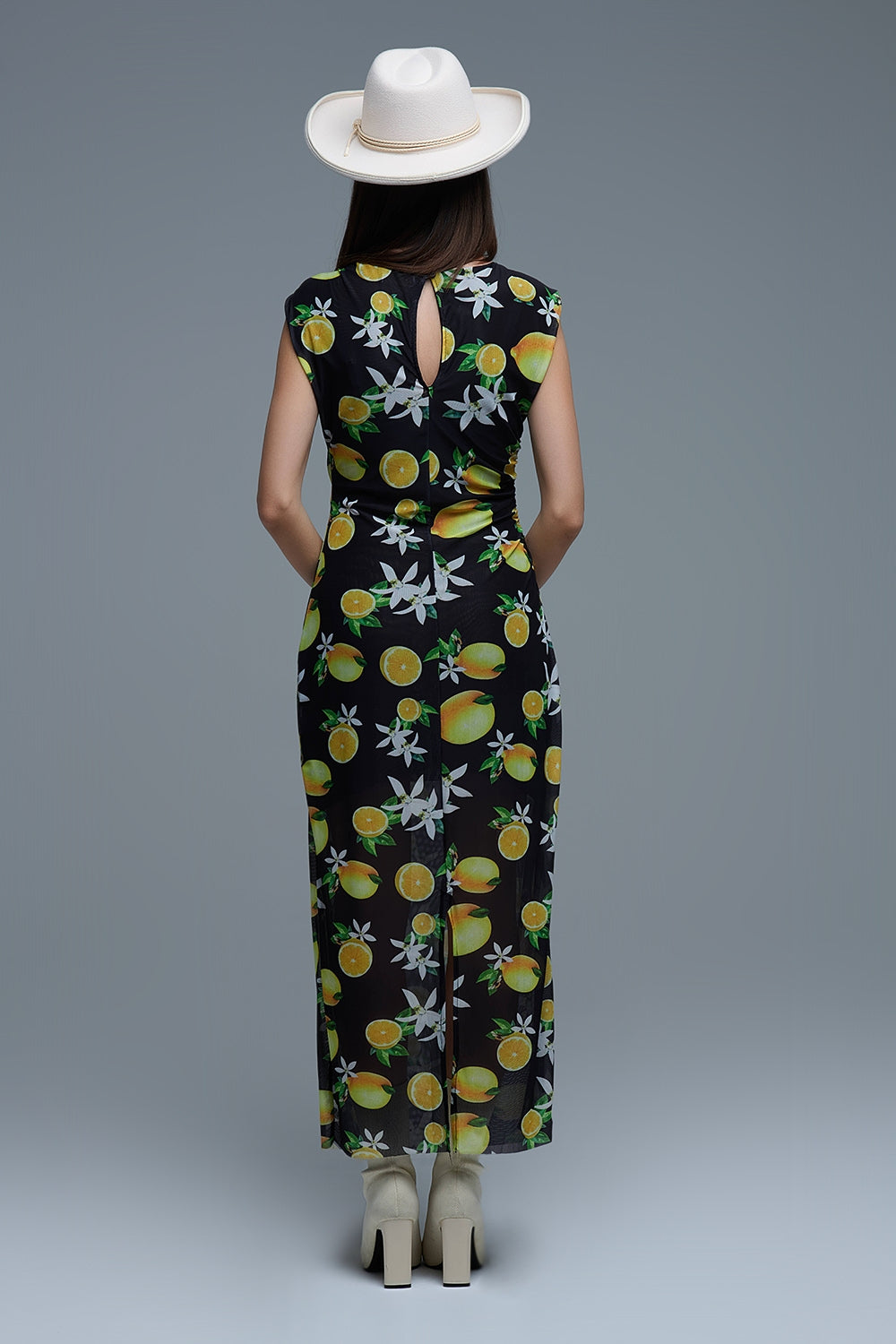 Vestido maxi de tule preto com franzido lateral com estampado amarelo-limão